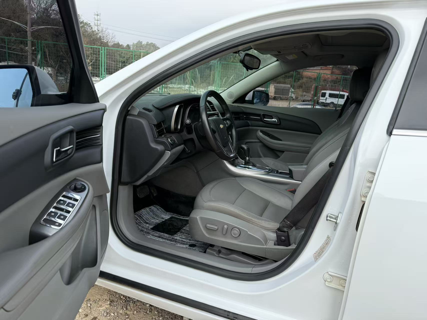 Chevrolet Malibu 2015 car image #3