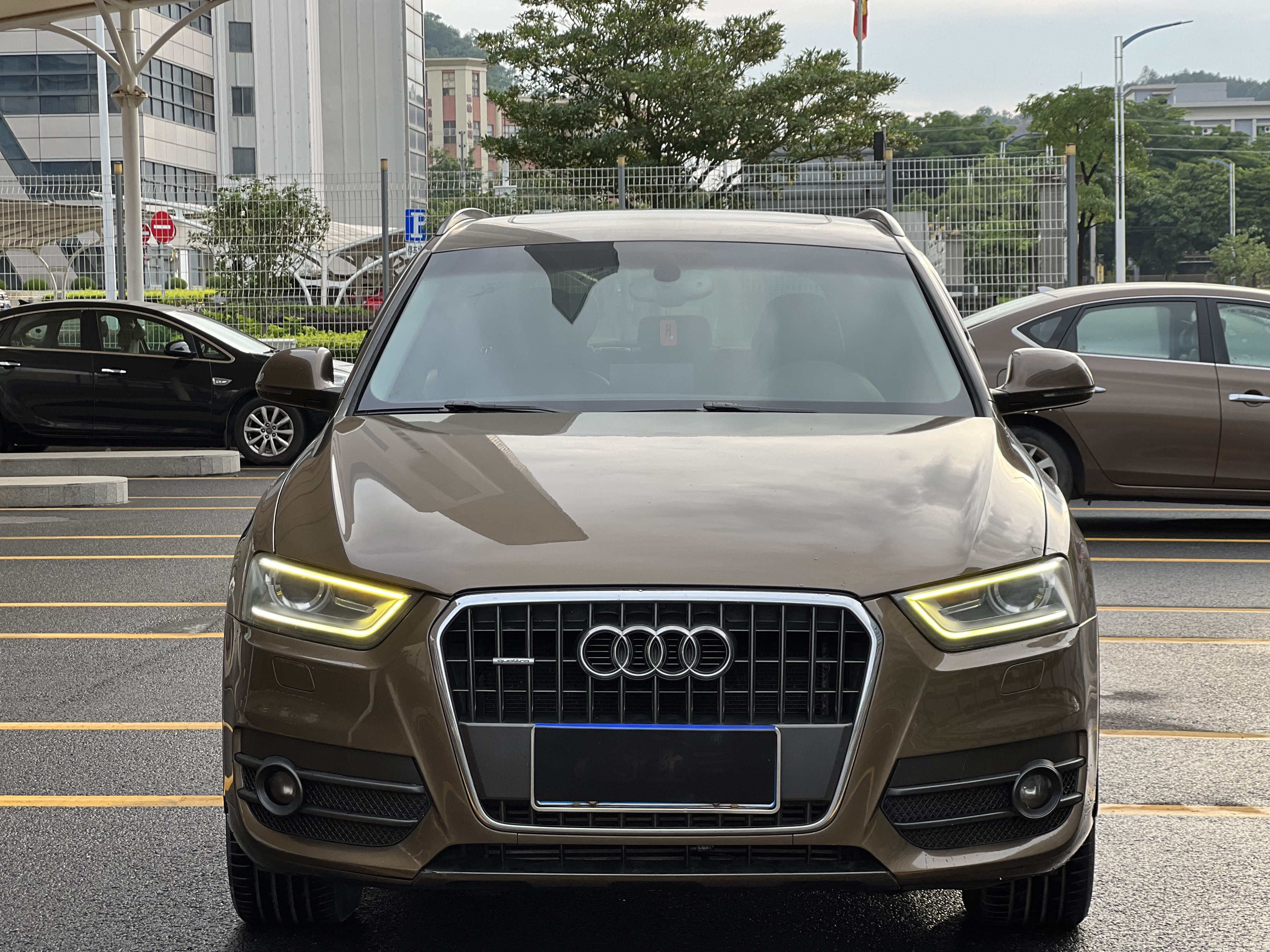 Audi Q3 (Imported) 2013 car image #3