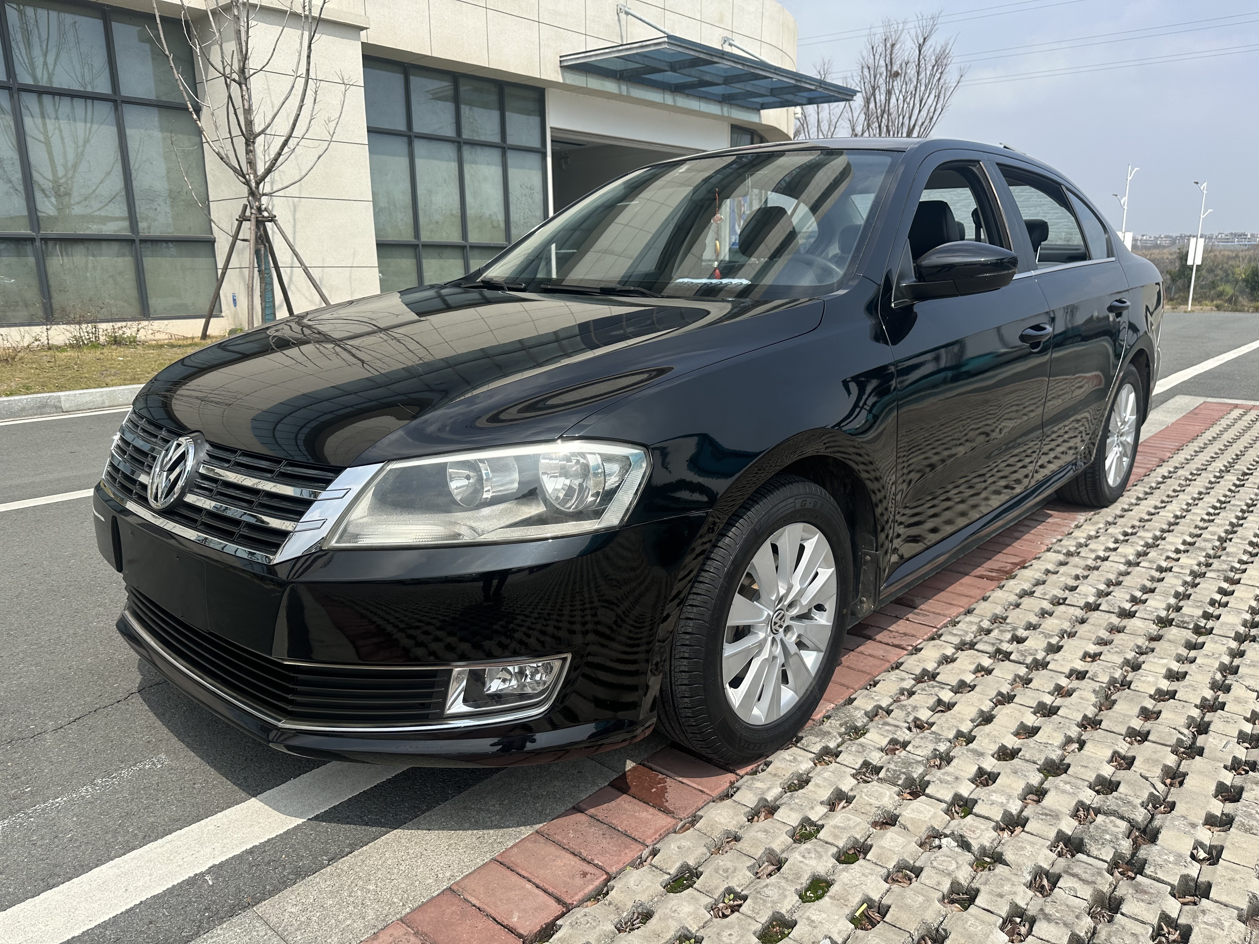 Volkswagen Lavida 2012 car image #3