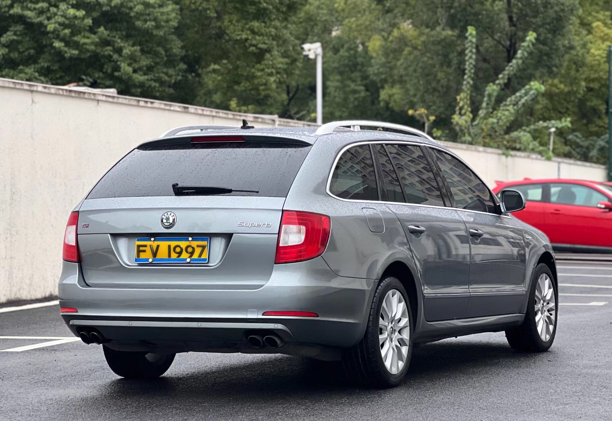 Skoda Superb Combi 2015 car image #3