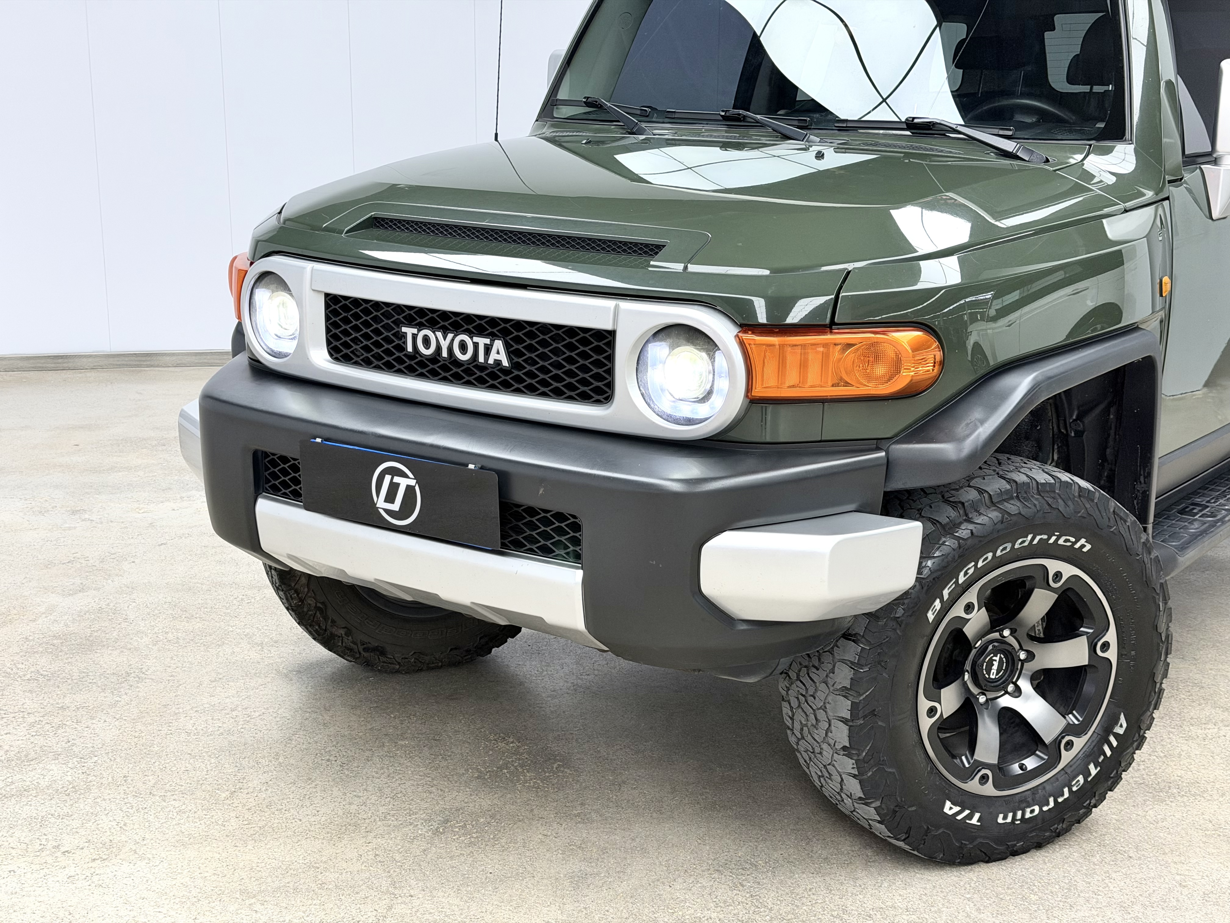 Toyota FJ Cruiser 2011 car image #3