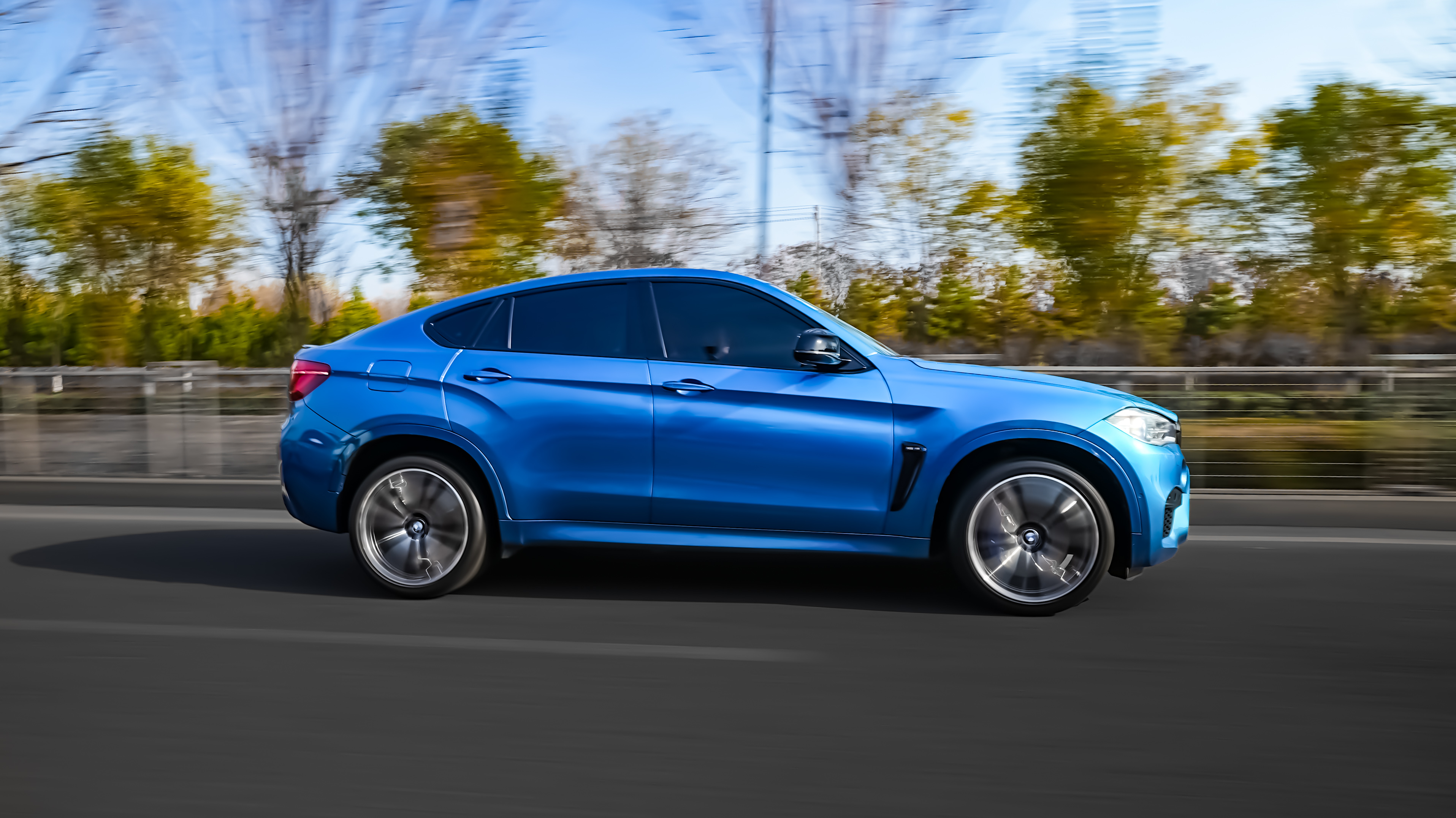BMW X6 M 2016 car image #3