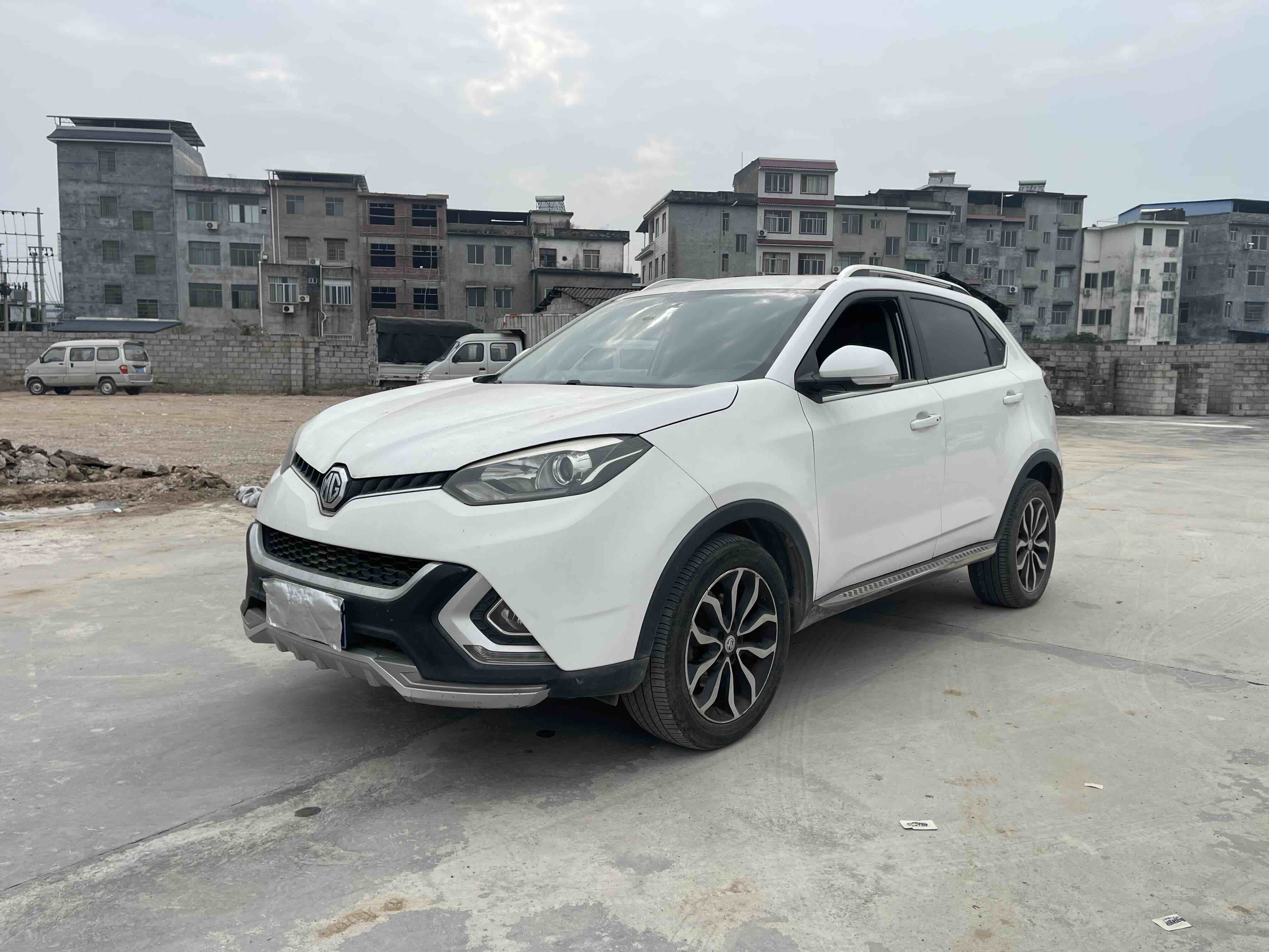 MG GS 2015 car image #3