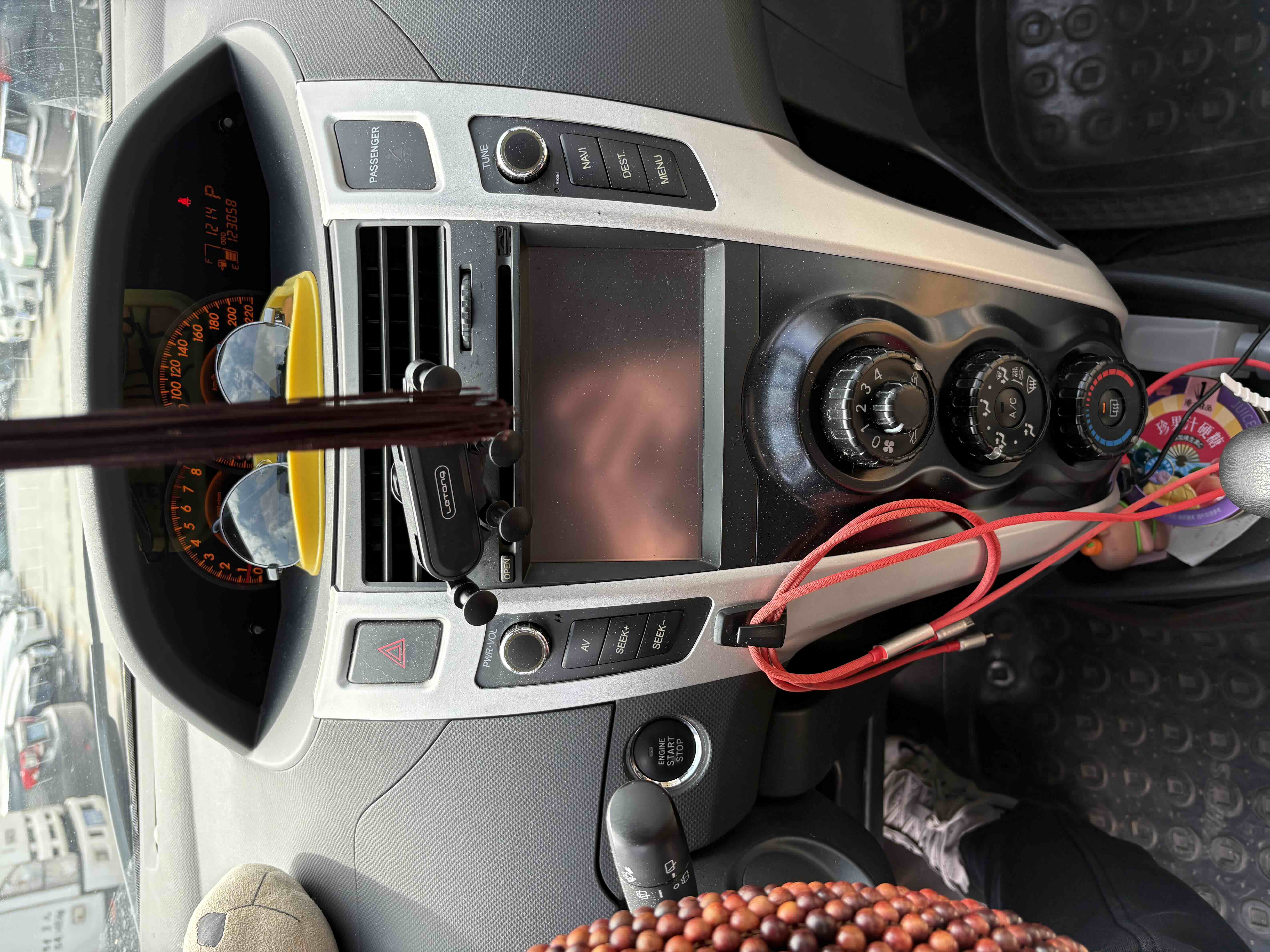 Yaris 2012 #3 Yaris 2012 car image #3