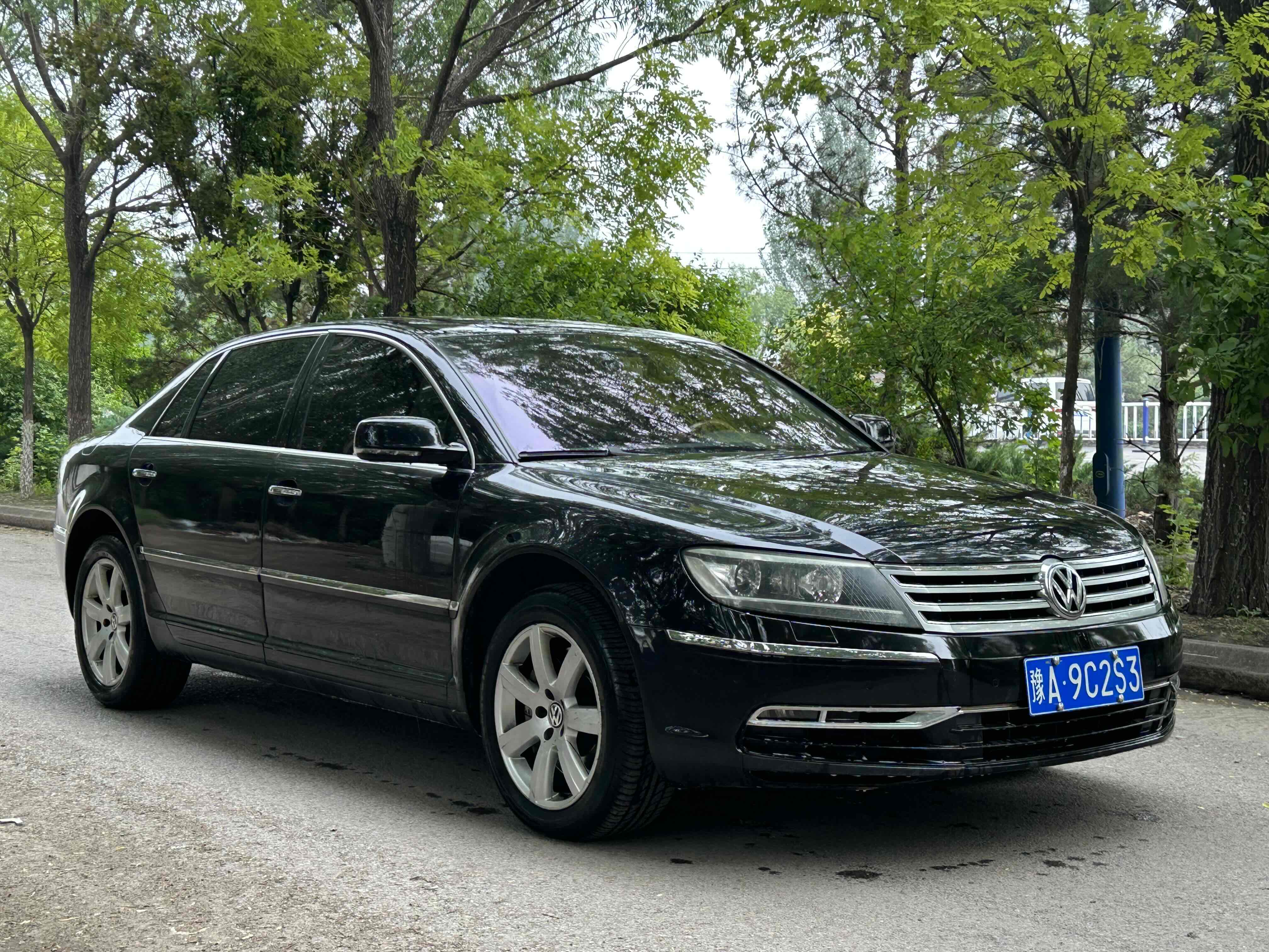 Volkswagen Pheaton 2011 immagine di auto #3