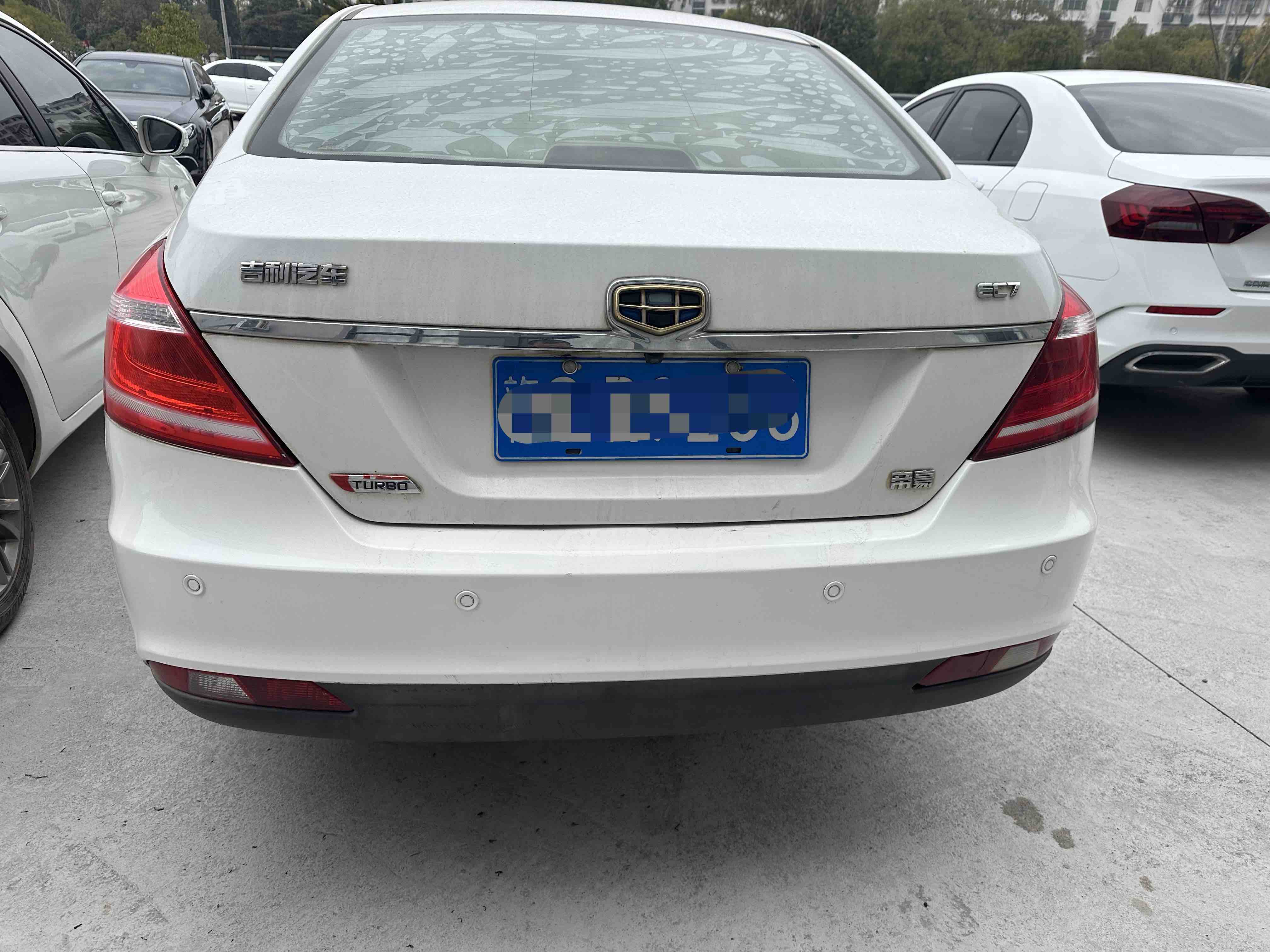 GEELY Emgrand 2015 #3 GEELY Emgrand 2015 car image #3