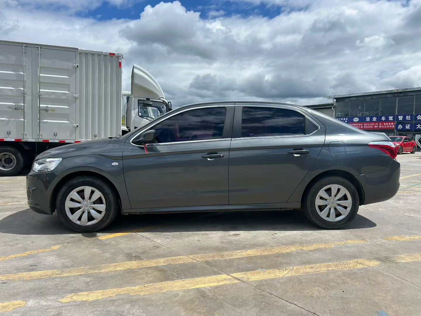 Citroen C-Elysée 2016 imagem de carro #3