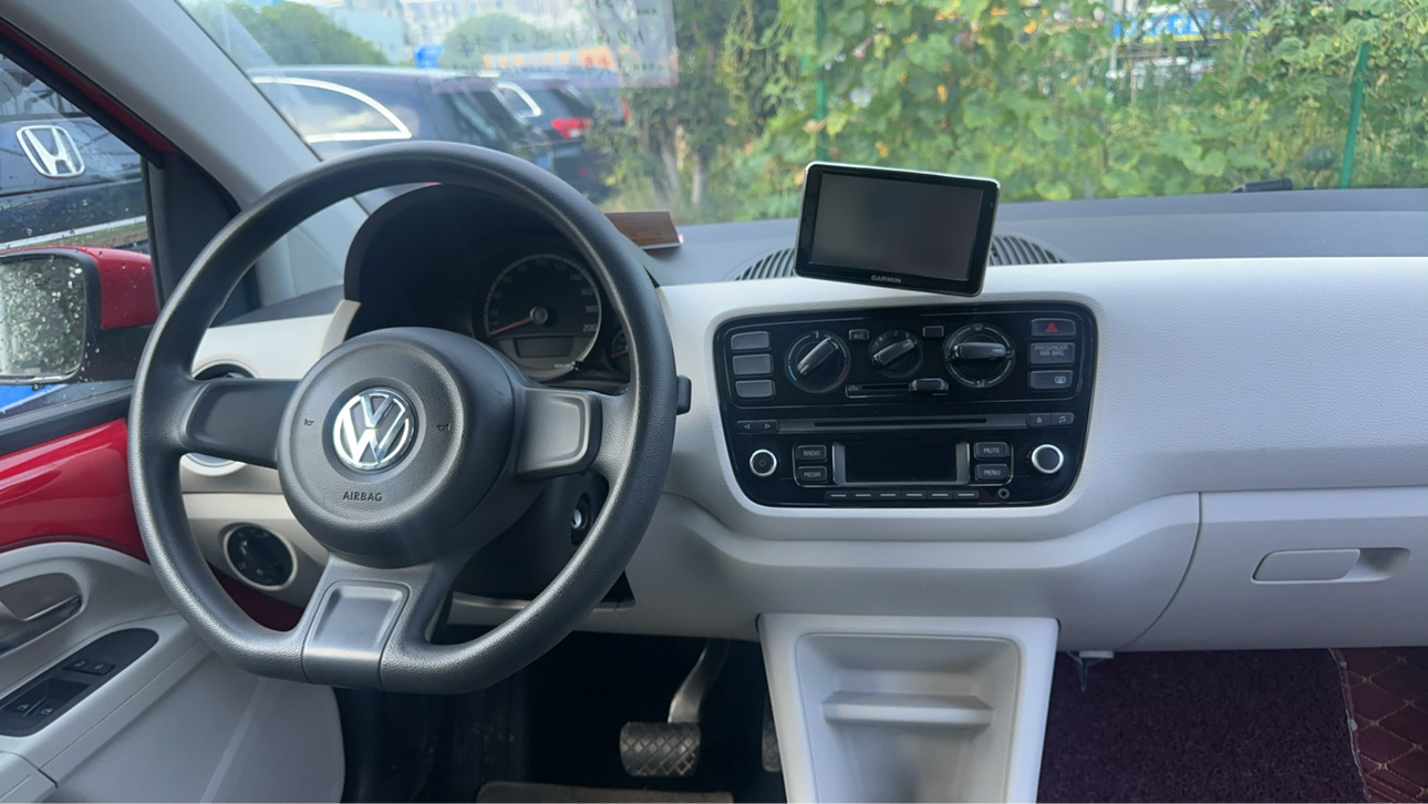 Volkswagen up! 2016 imagem de carro #3