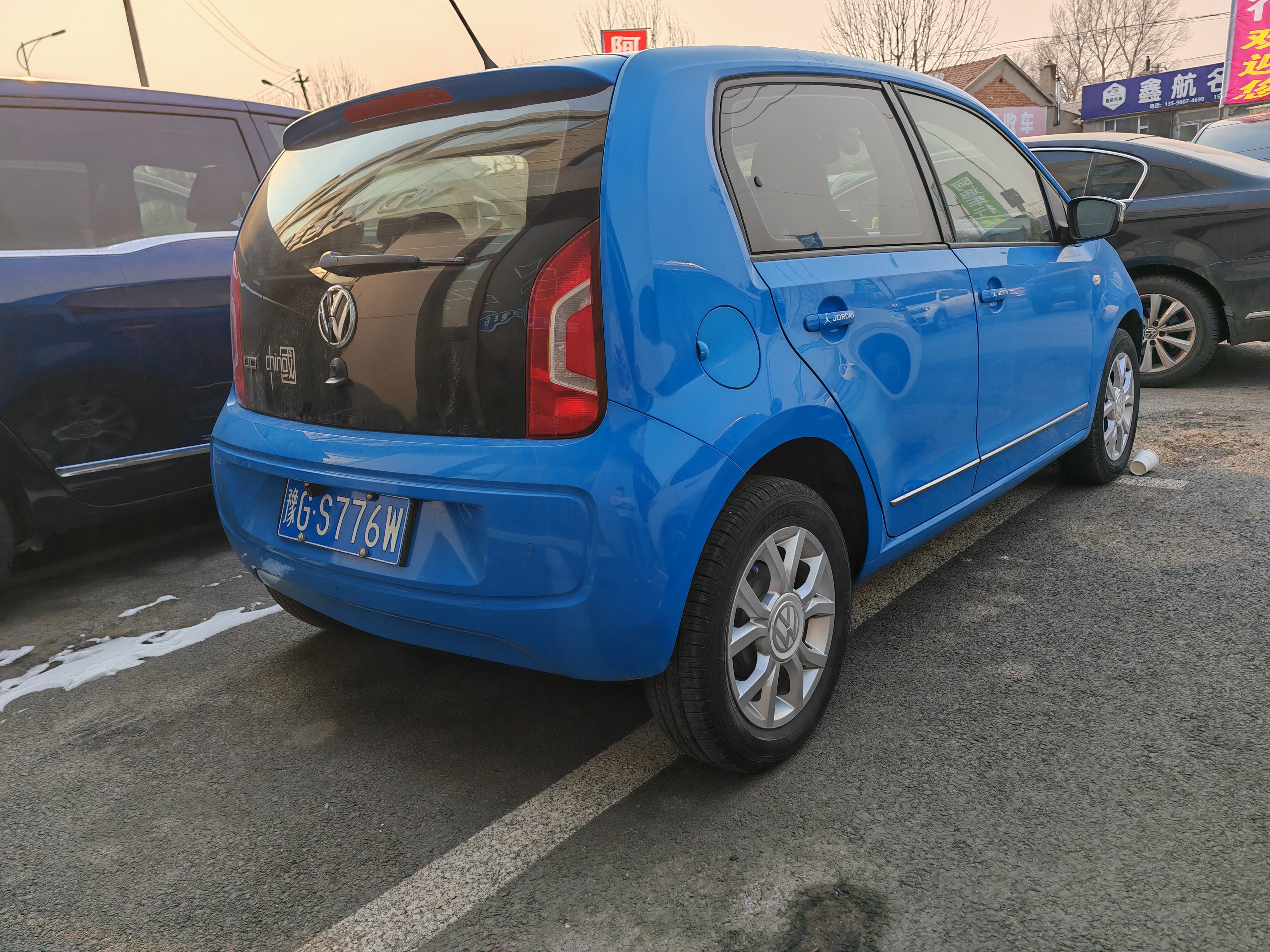 Volkswagen up! 2015 car image #3