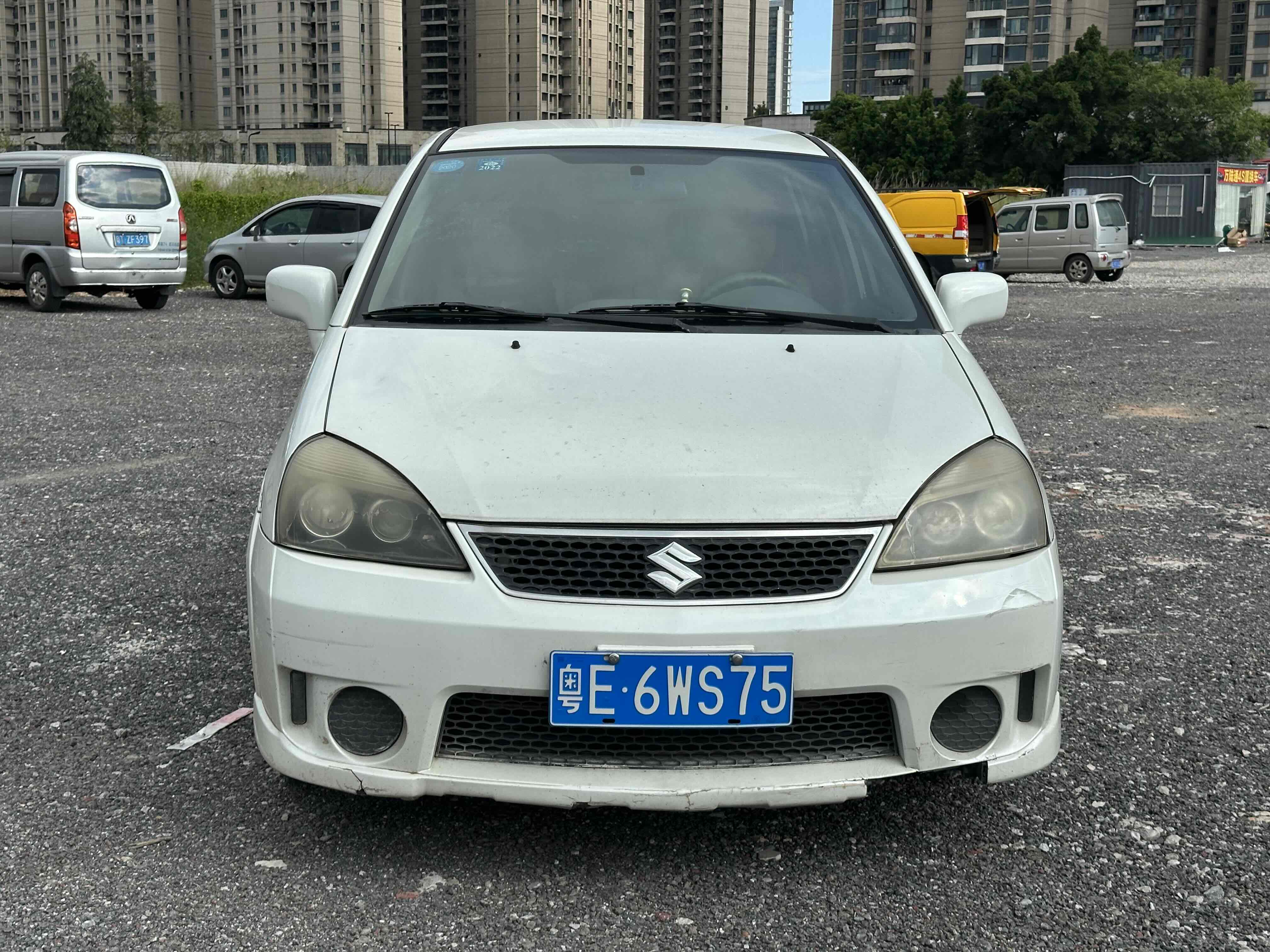 Suzuki Liana 2014 изображение автомобиля #3