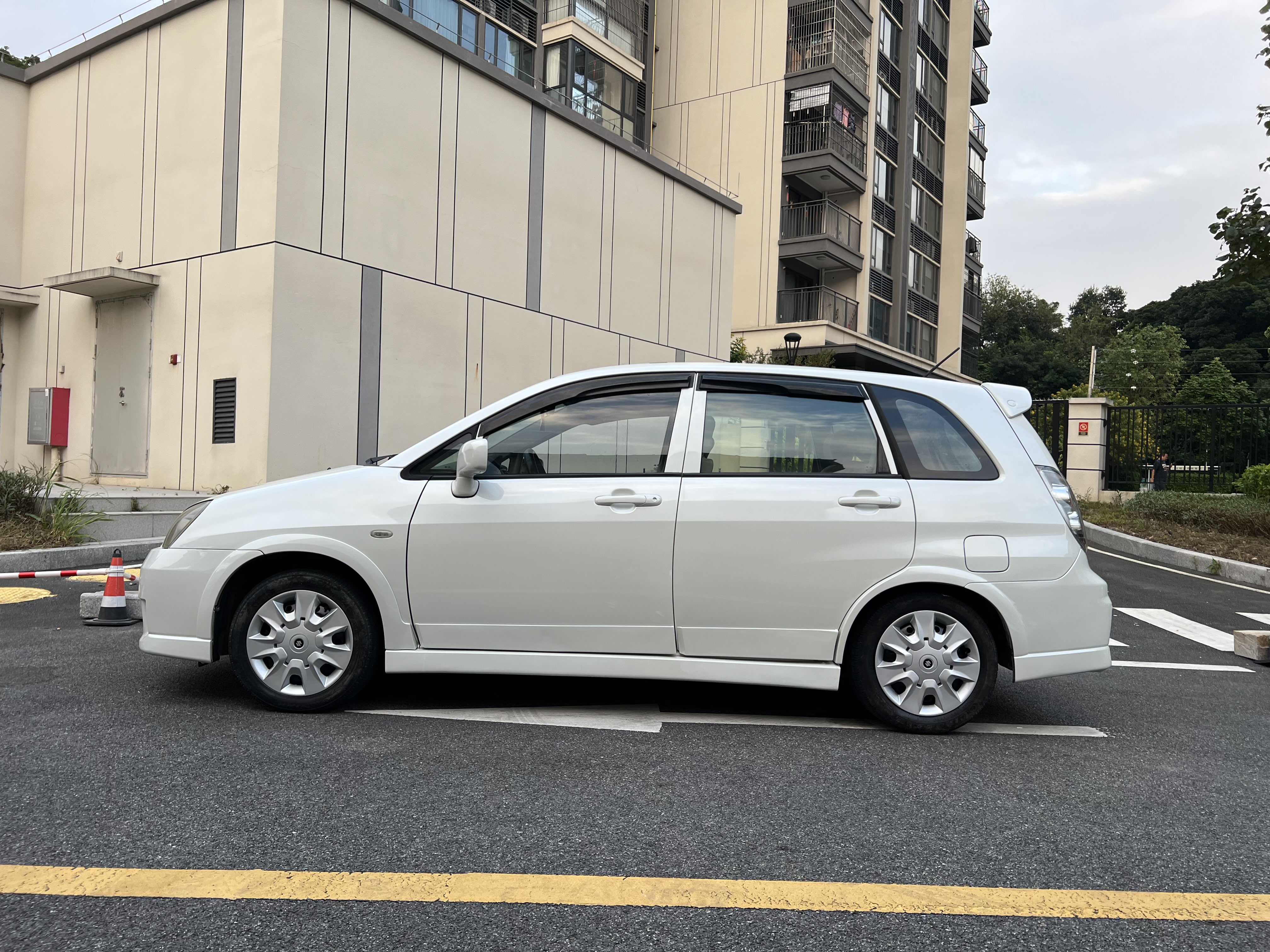 Suzuki Liana A6 2015 immagine di auto #3