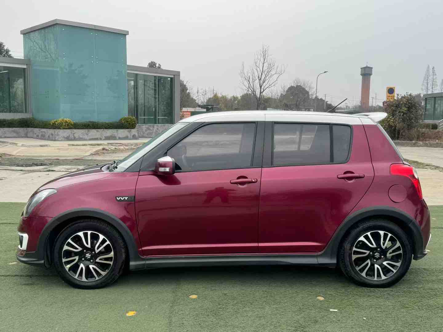 Suzuki Swift 2015 car image #3
