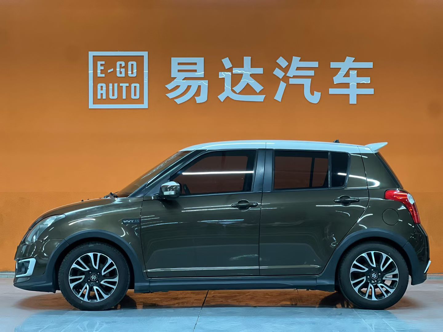 Suzuki Swift 2015 car image #3