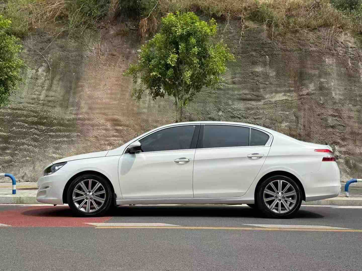 Peugeot 408 2016 car image #3