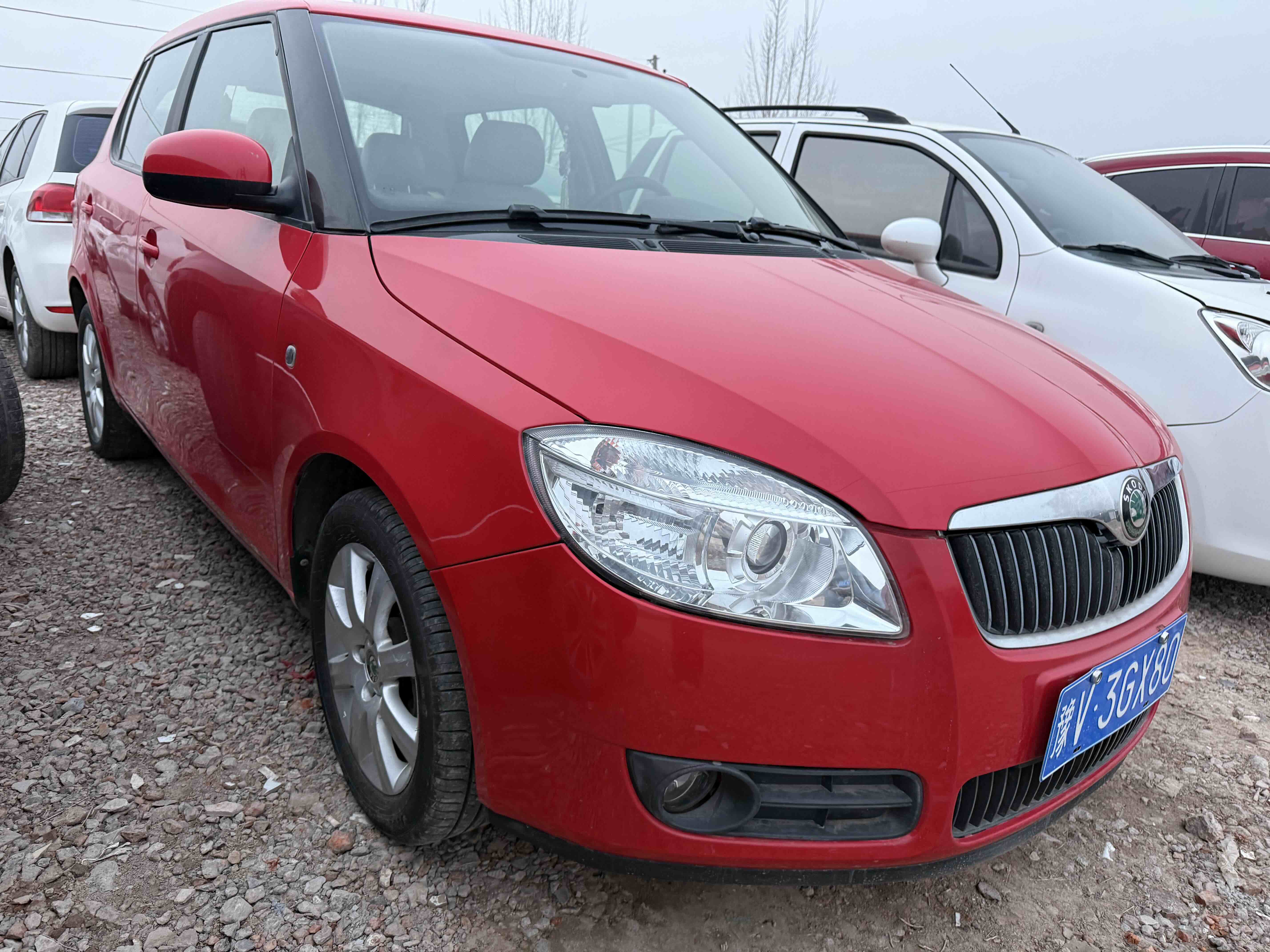 Skoda Fabia 2011 изображение автомобиля #3