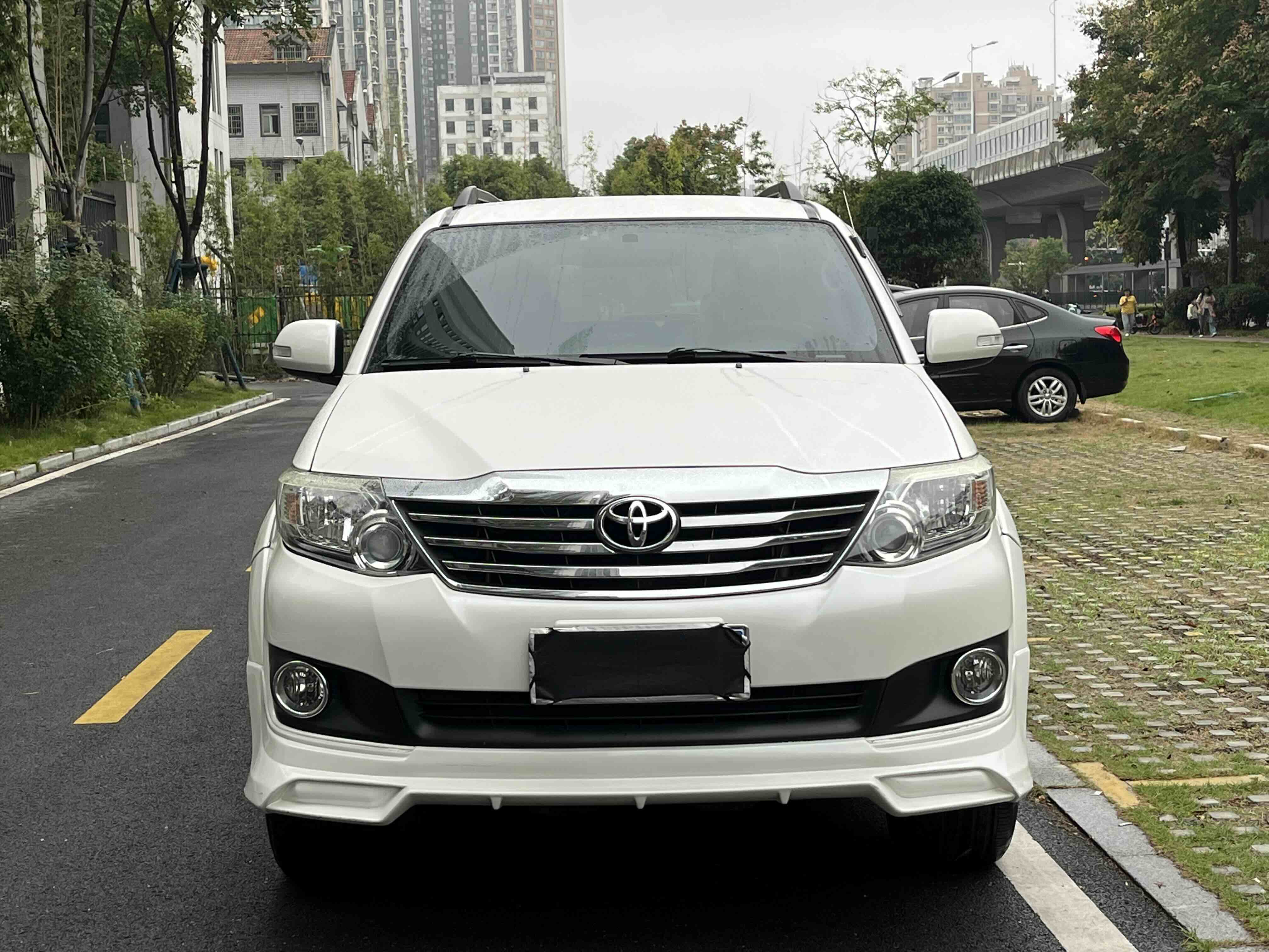 Toyota Fortuner 2015 immagine di auto #3