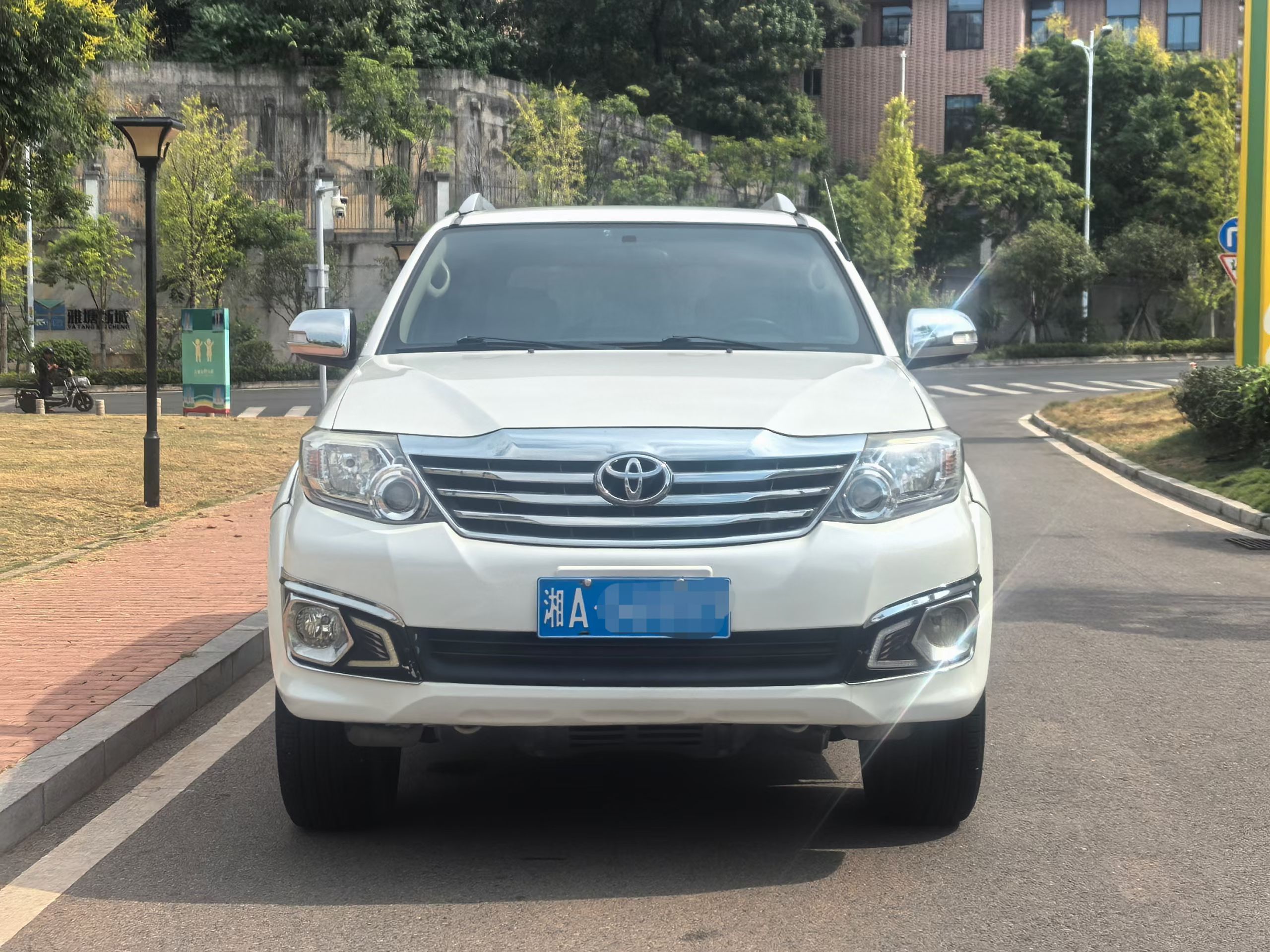 Toyota Fortuner 2016 immagine di auto #3