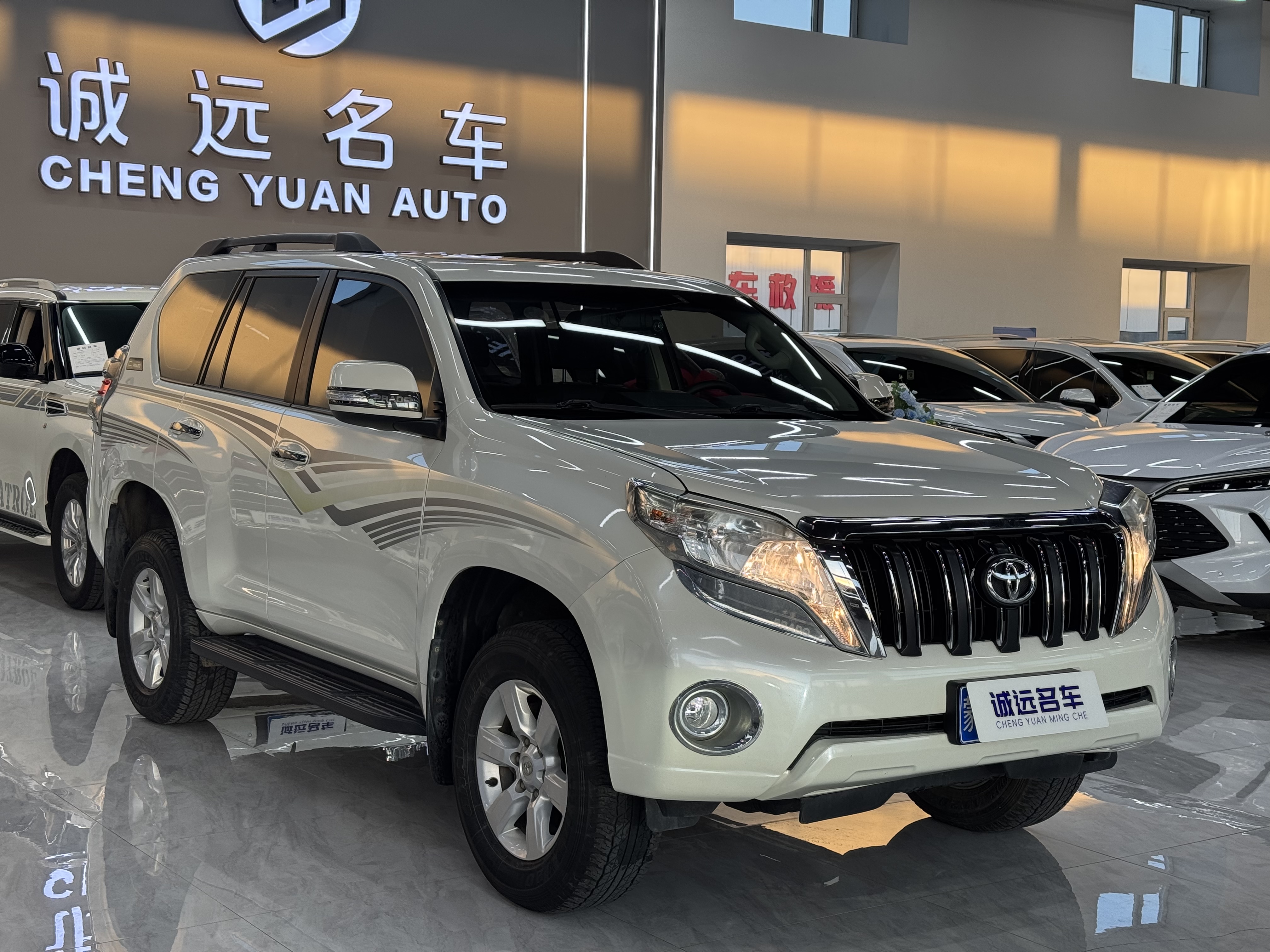 Toyota Land Cruiser Prado 2017 immagine di auto #3