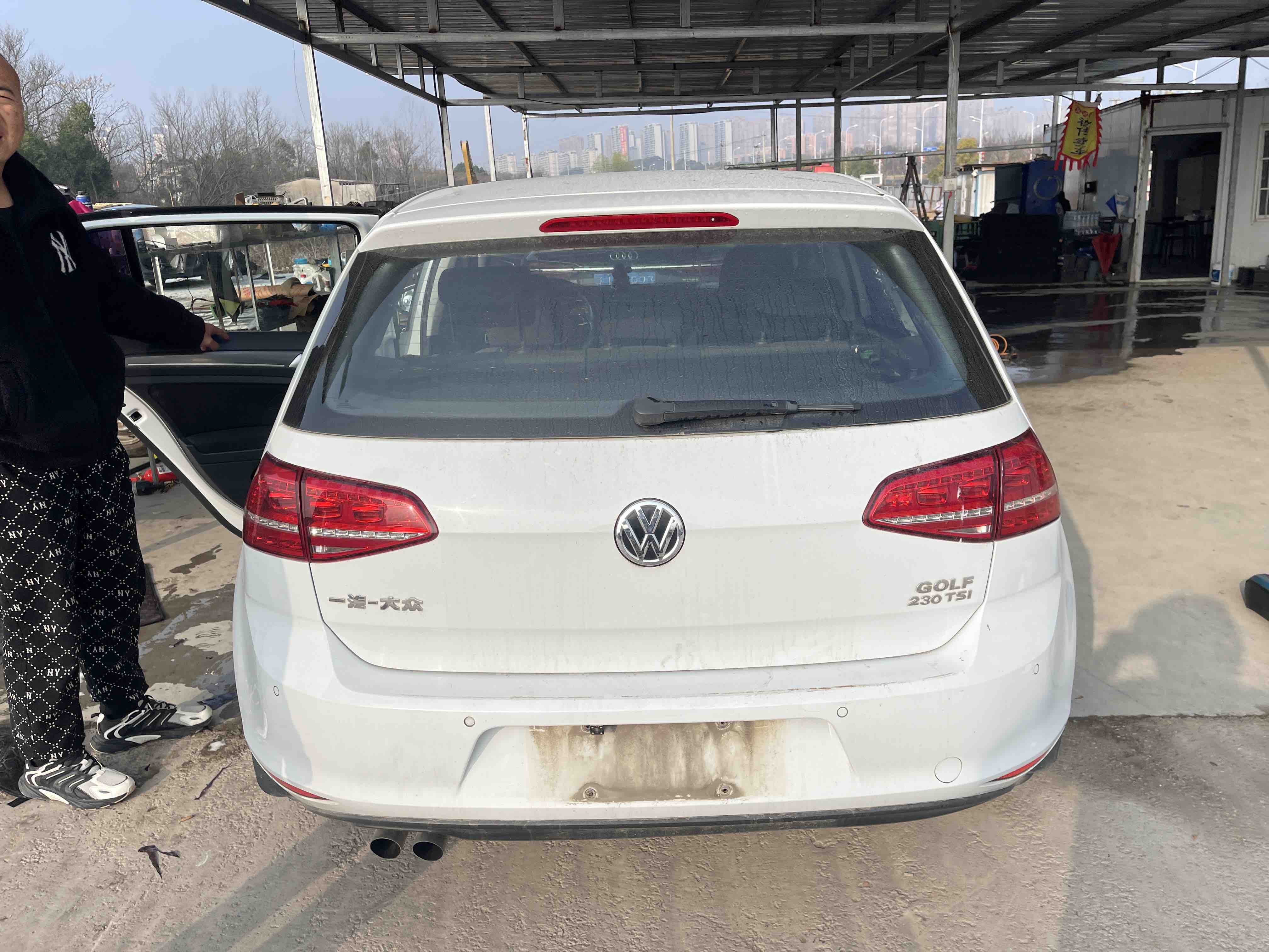 Volkswagen Golf 2017 car image #3