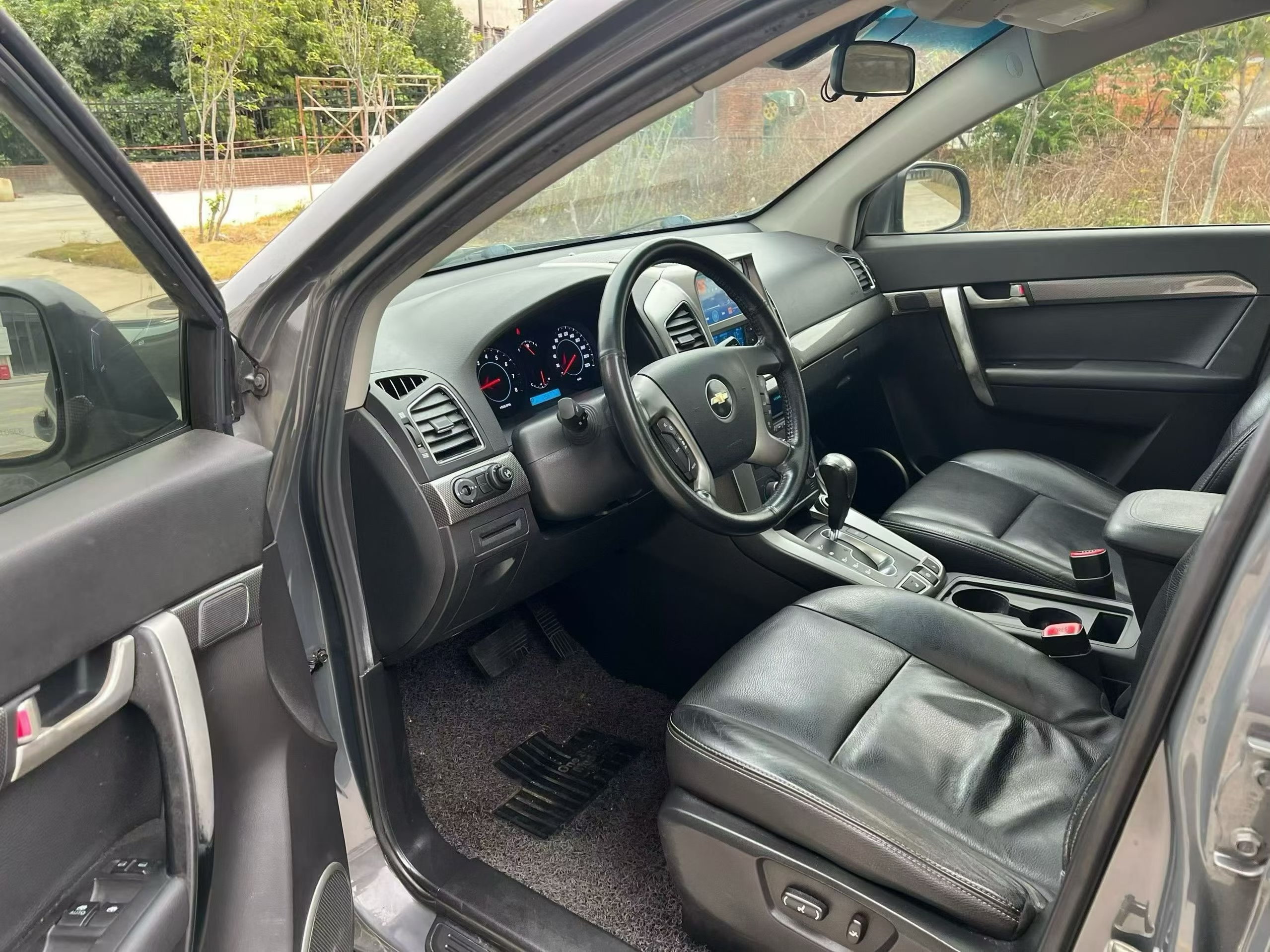 Chevrolet Captiva (Imported) 2012 car image #3