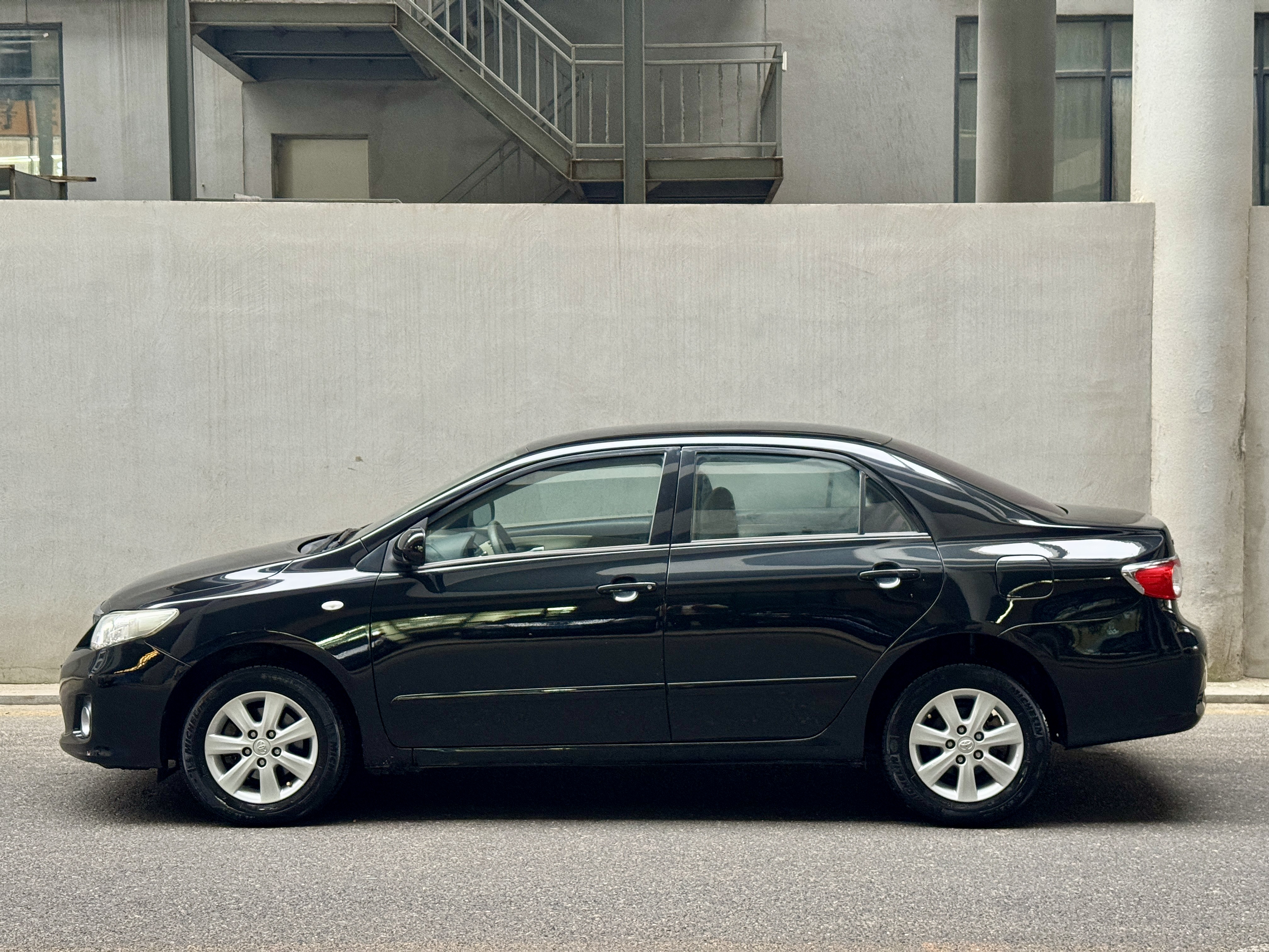 Toyota Corolla 2010 car image #3
