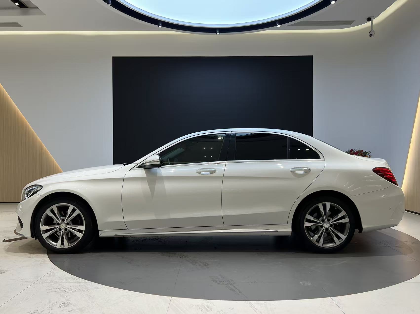 Mercedes-Benz C Class 2015 car image #3