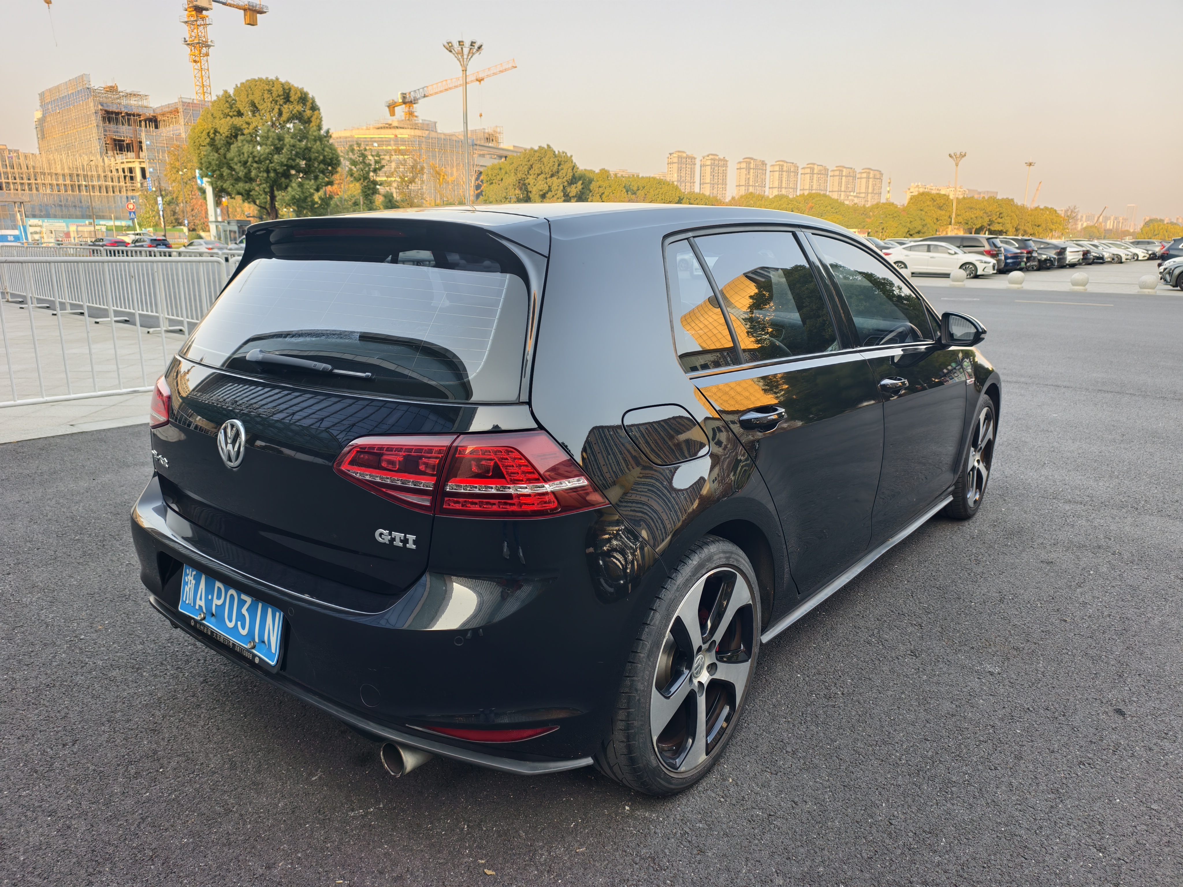 Volkswagen GolfGTI 2016 car image #3