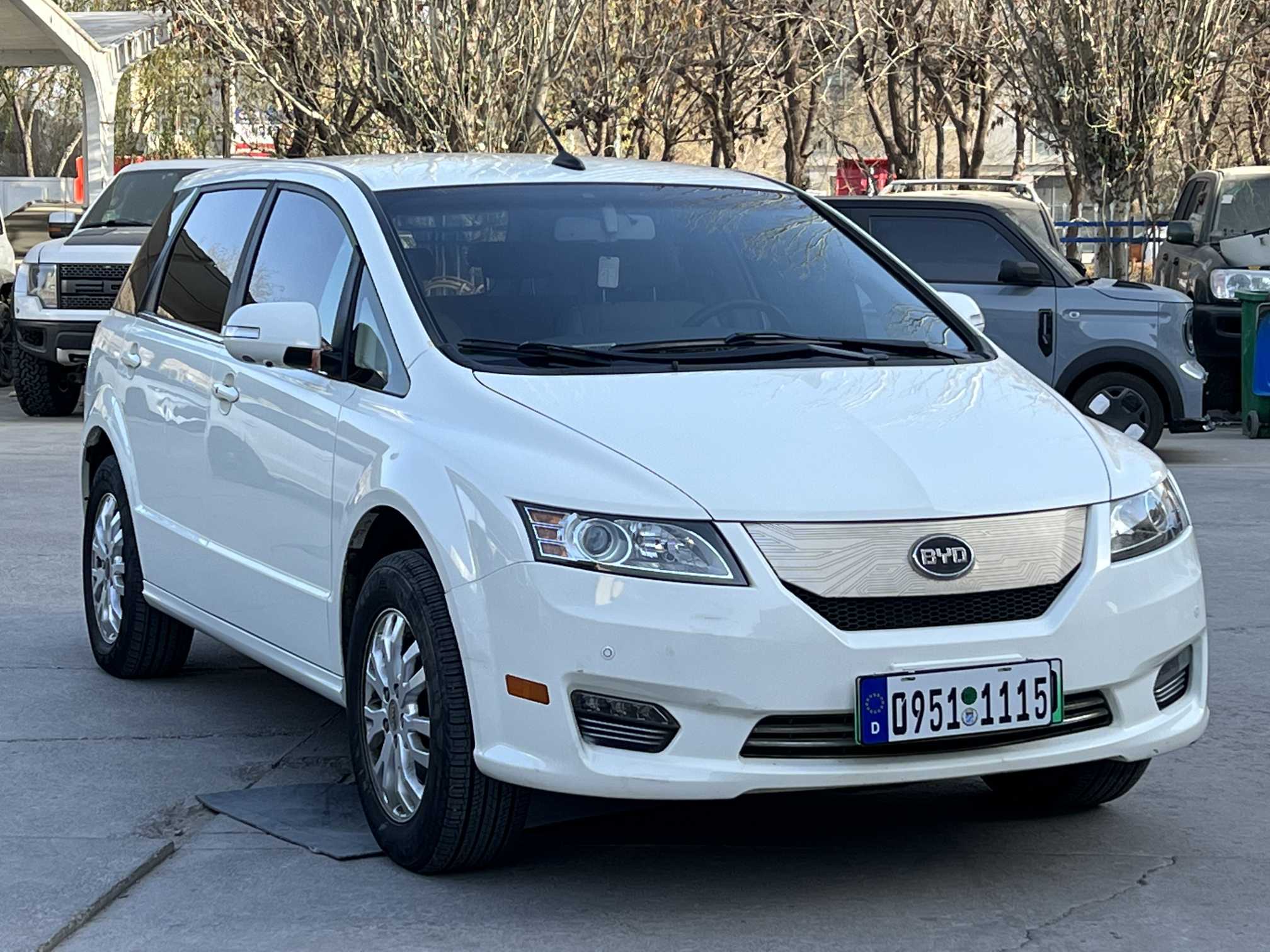 BYD e6 2016 #3 BYD e6 2016 car image #3