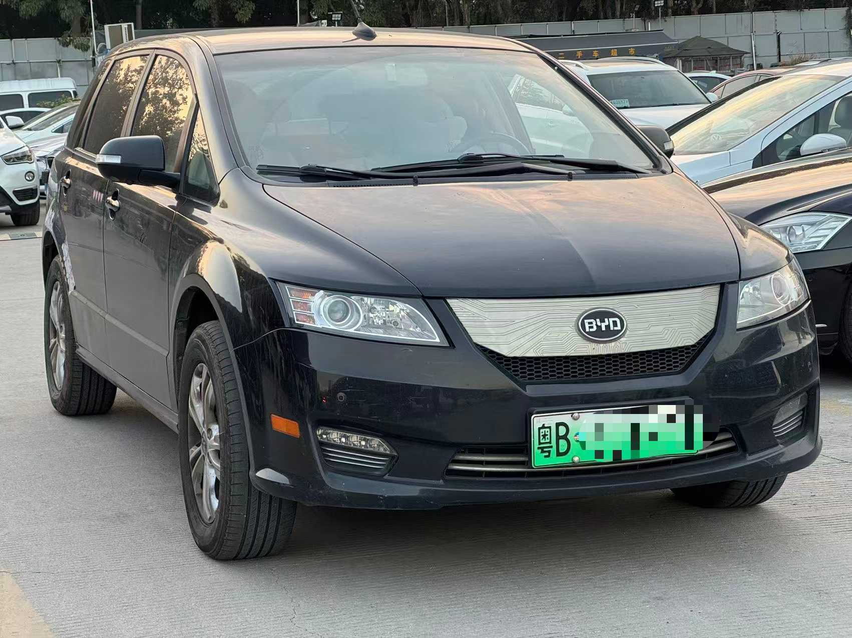 BYD e6 2016 #3 BYD e6 2016 car image #3