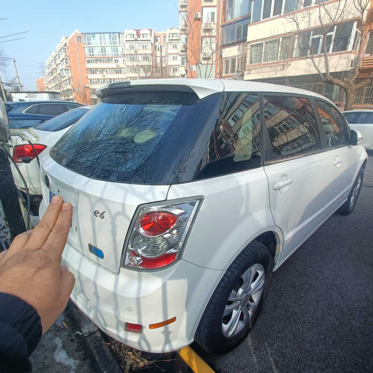 BYD e6 2016 #3 BYD e6 2016 car image #3