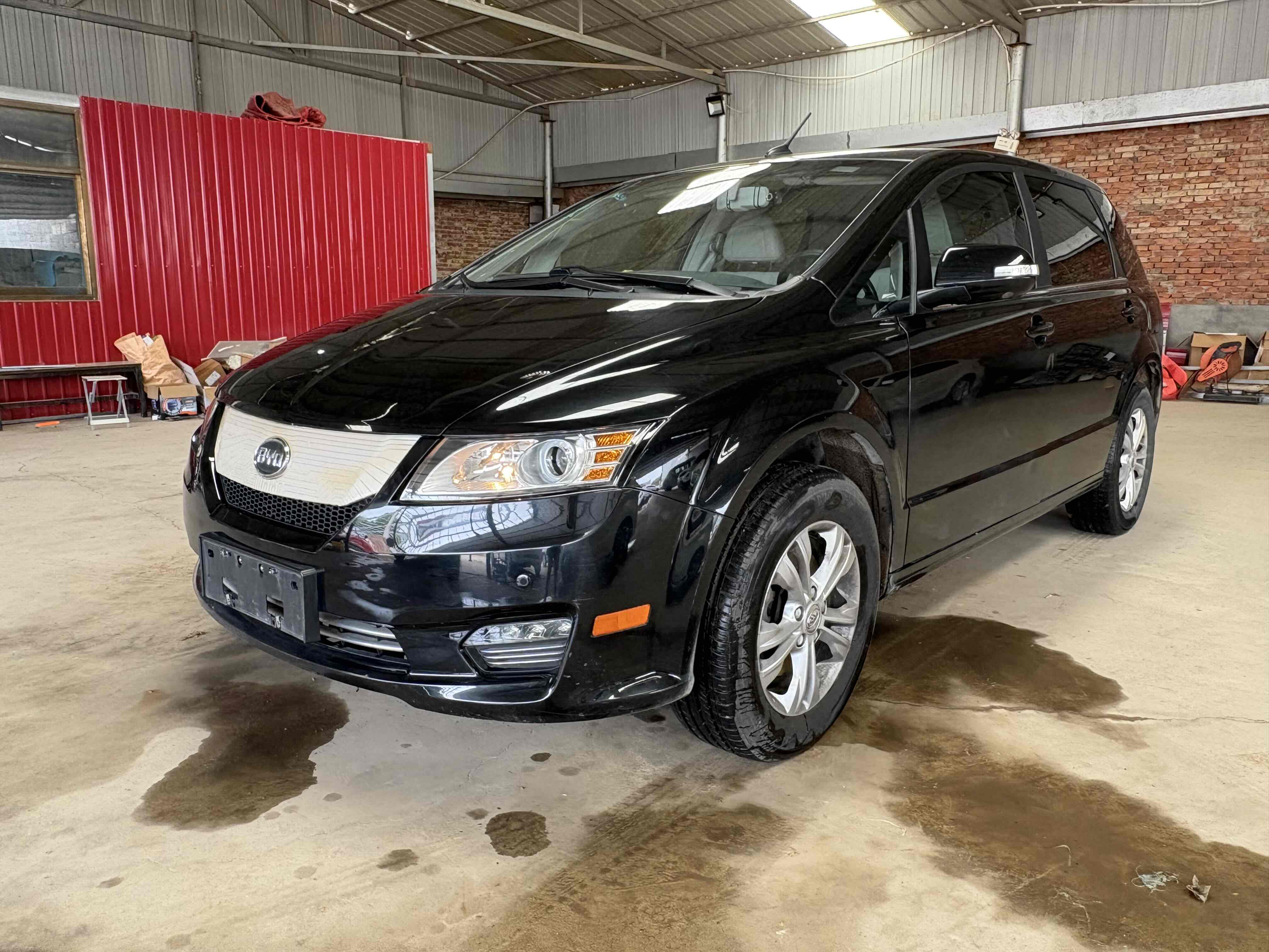 BYD e6 2016 #3 BYD e6 2016 car image #3