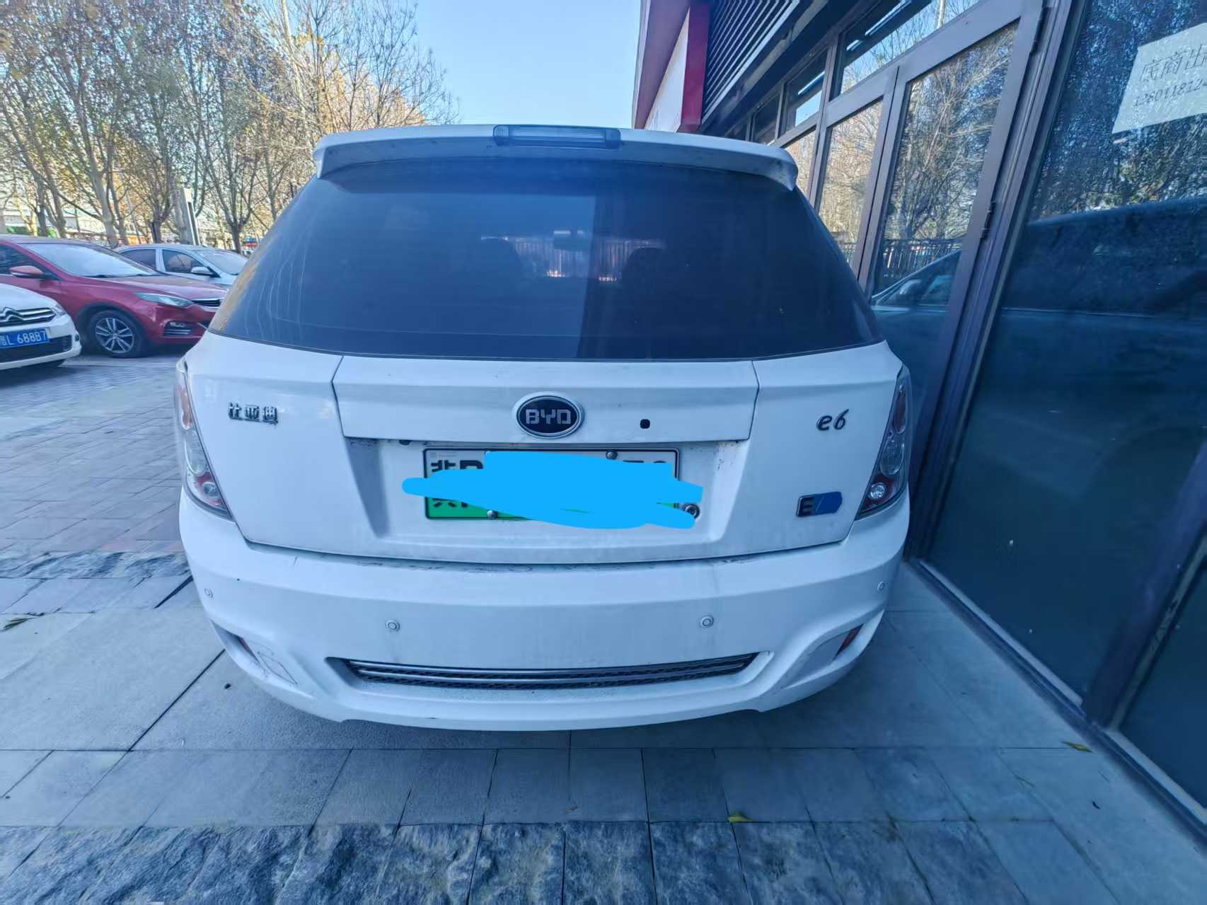 BYD e6 2019 #3 BYD e6 2019 car image #3