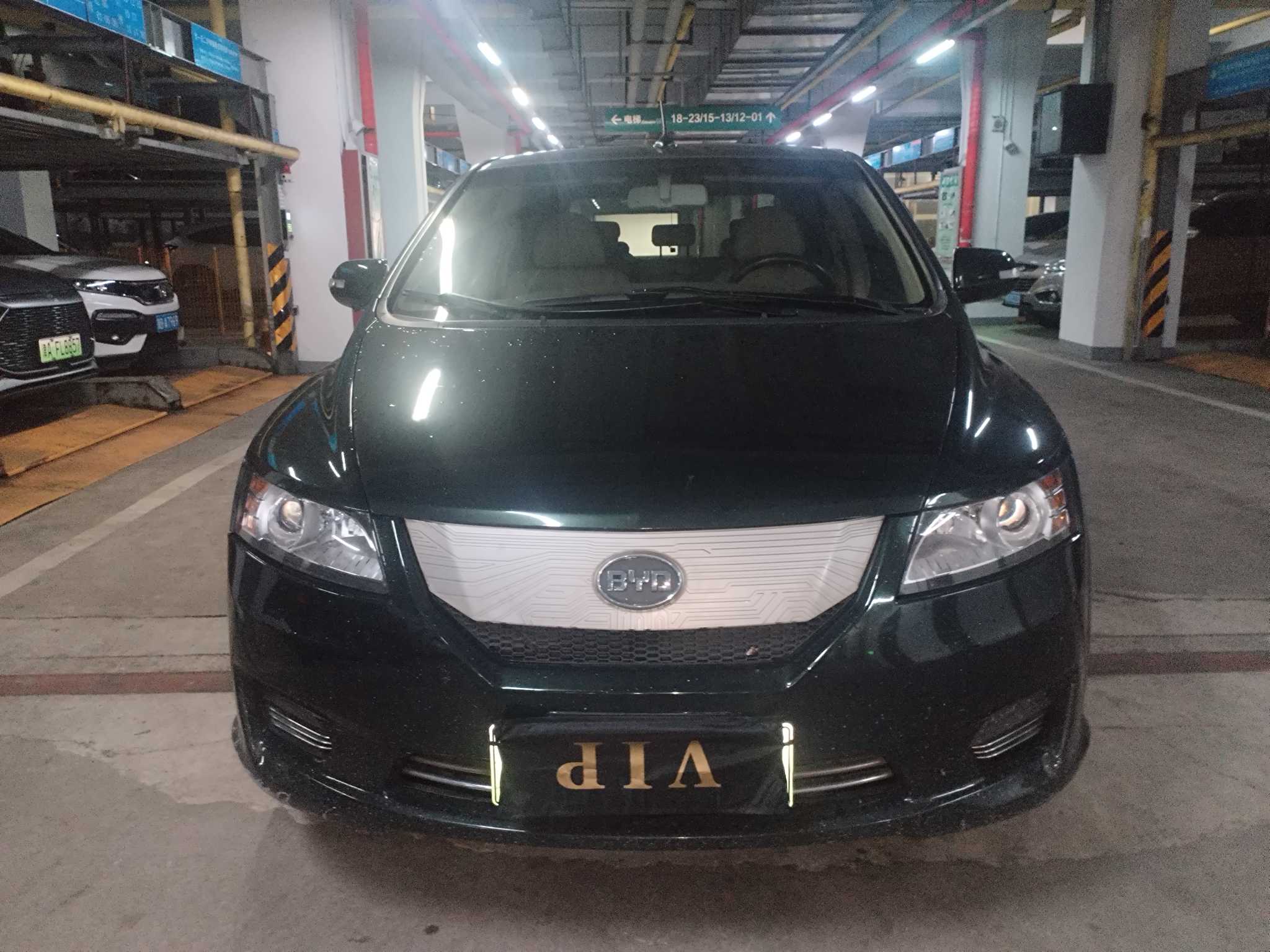 BYD e6 2015 car image #3
