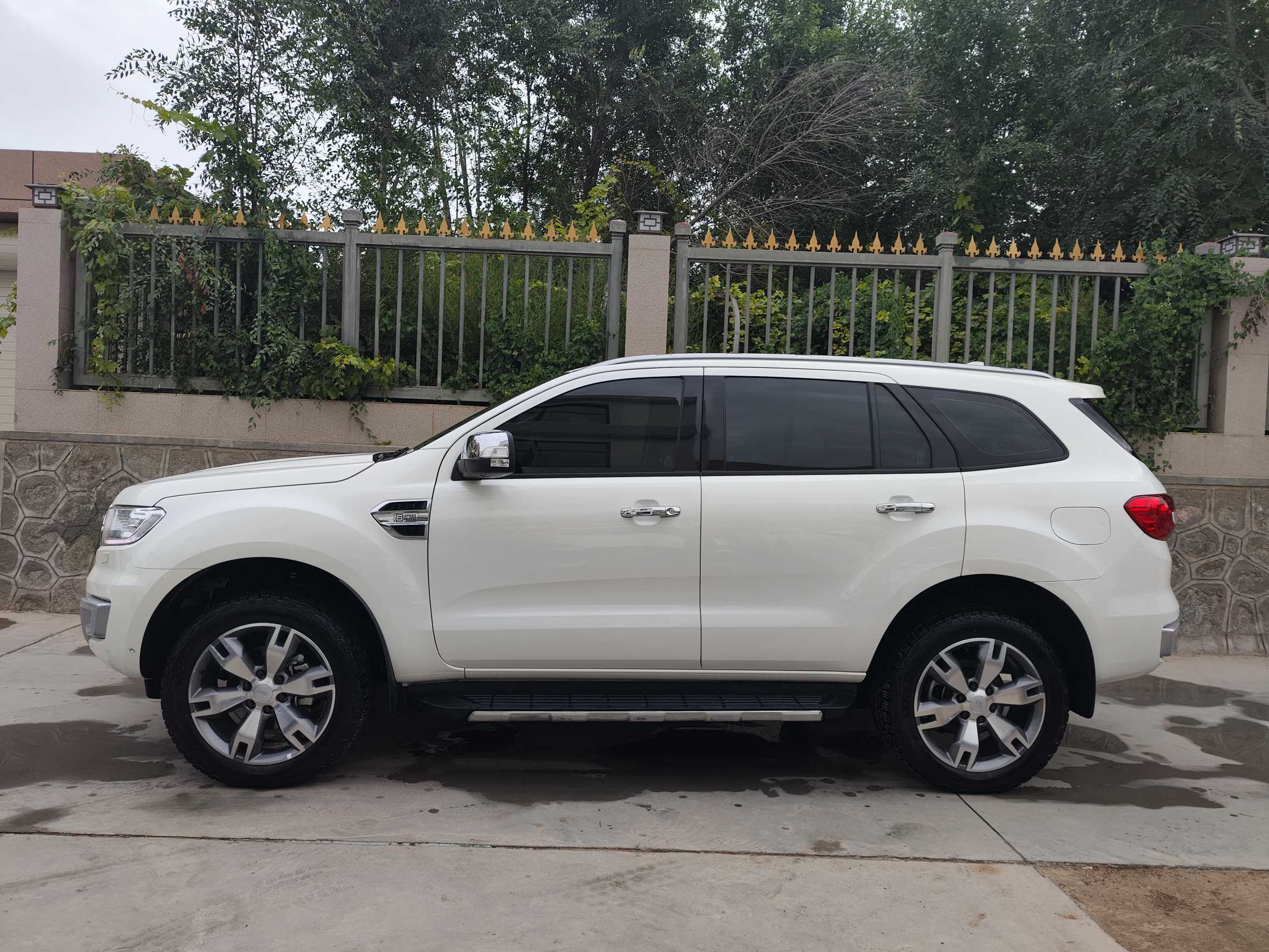 Ford Everest 2016 car image #3