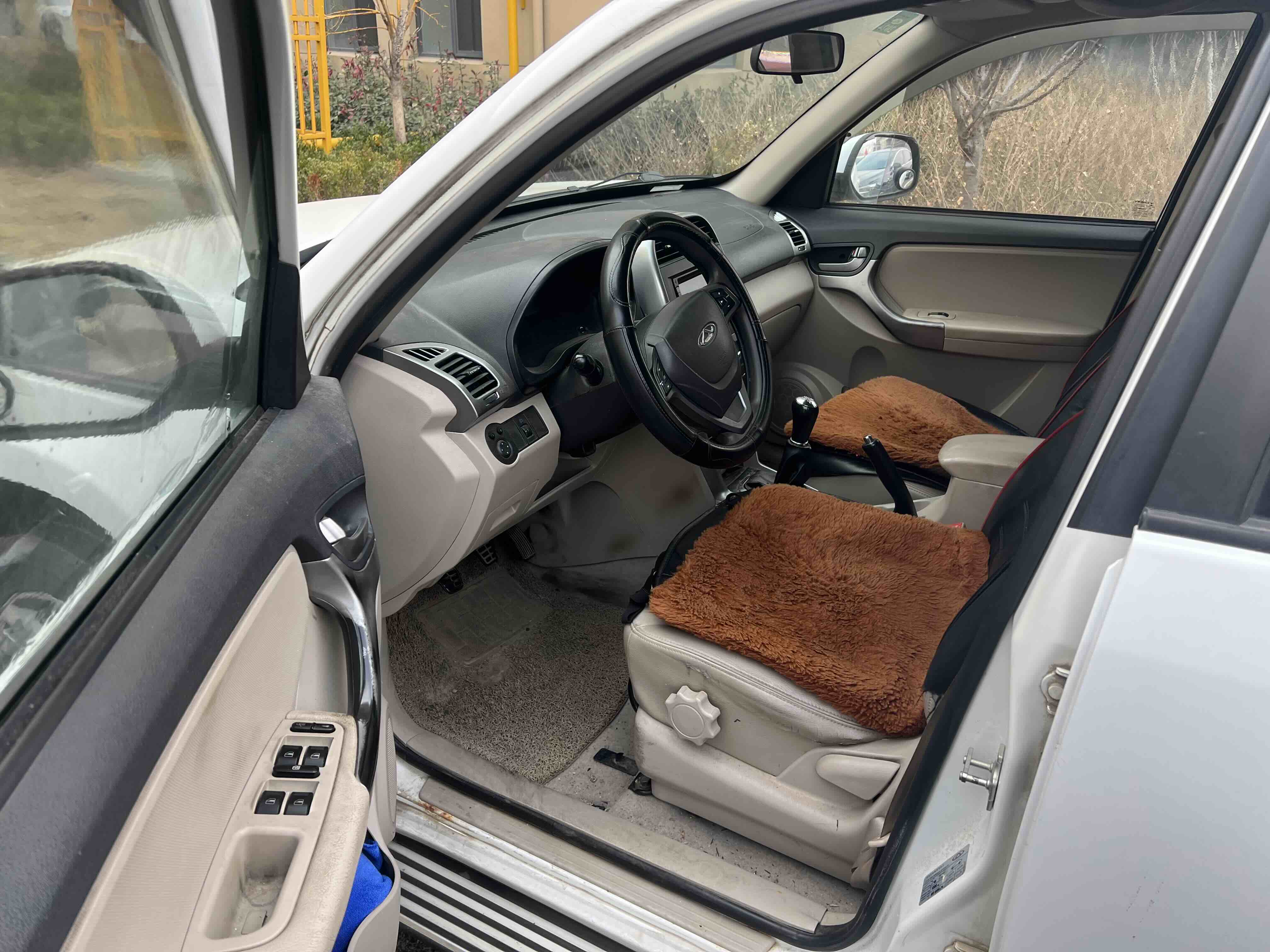 Tiggo 3 2014 car image #3