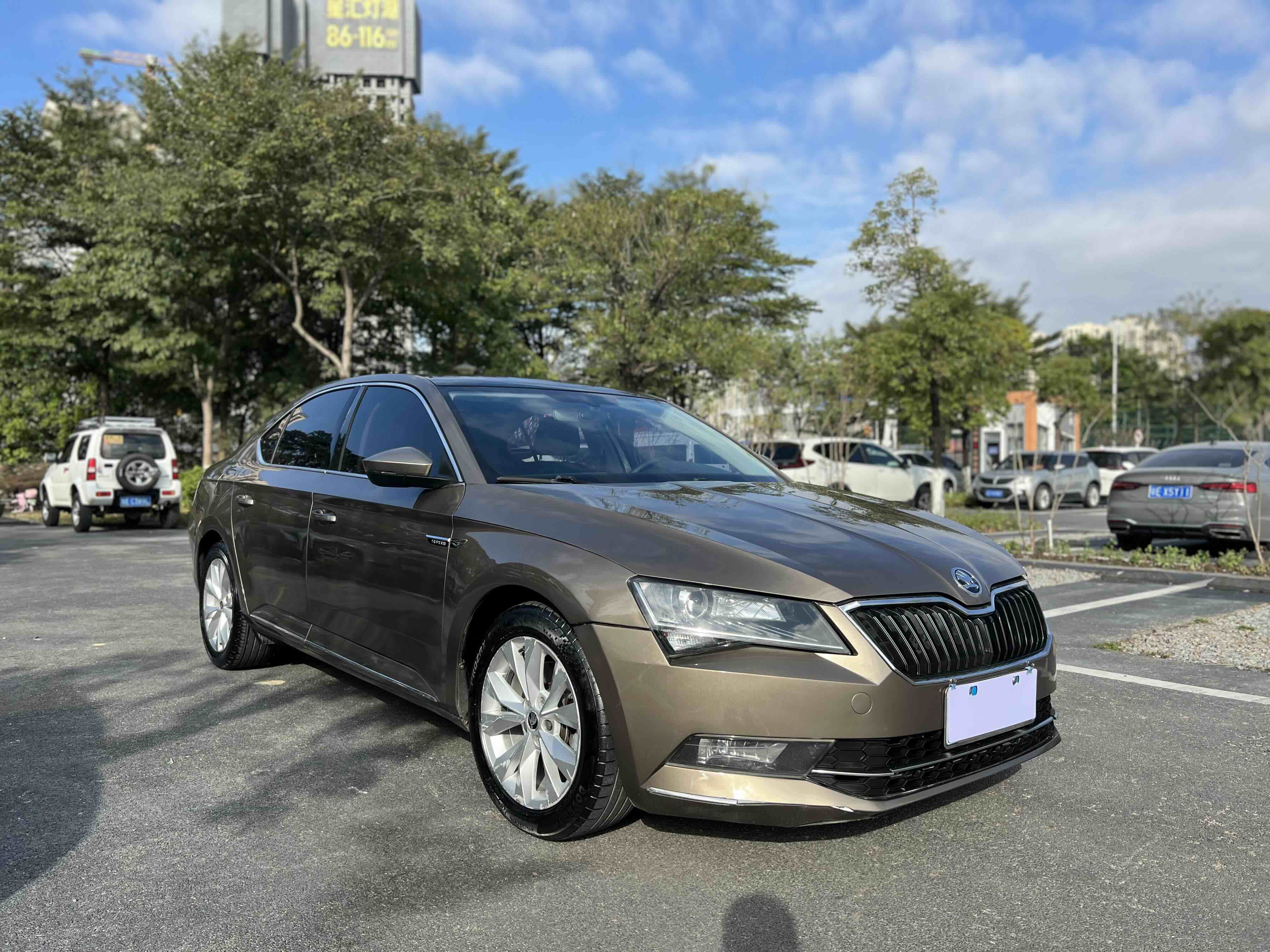 Skoda Superb 2017 #3 Skoda Superb 2017 car image #3
