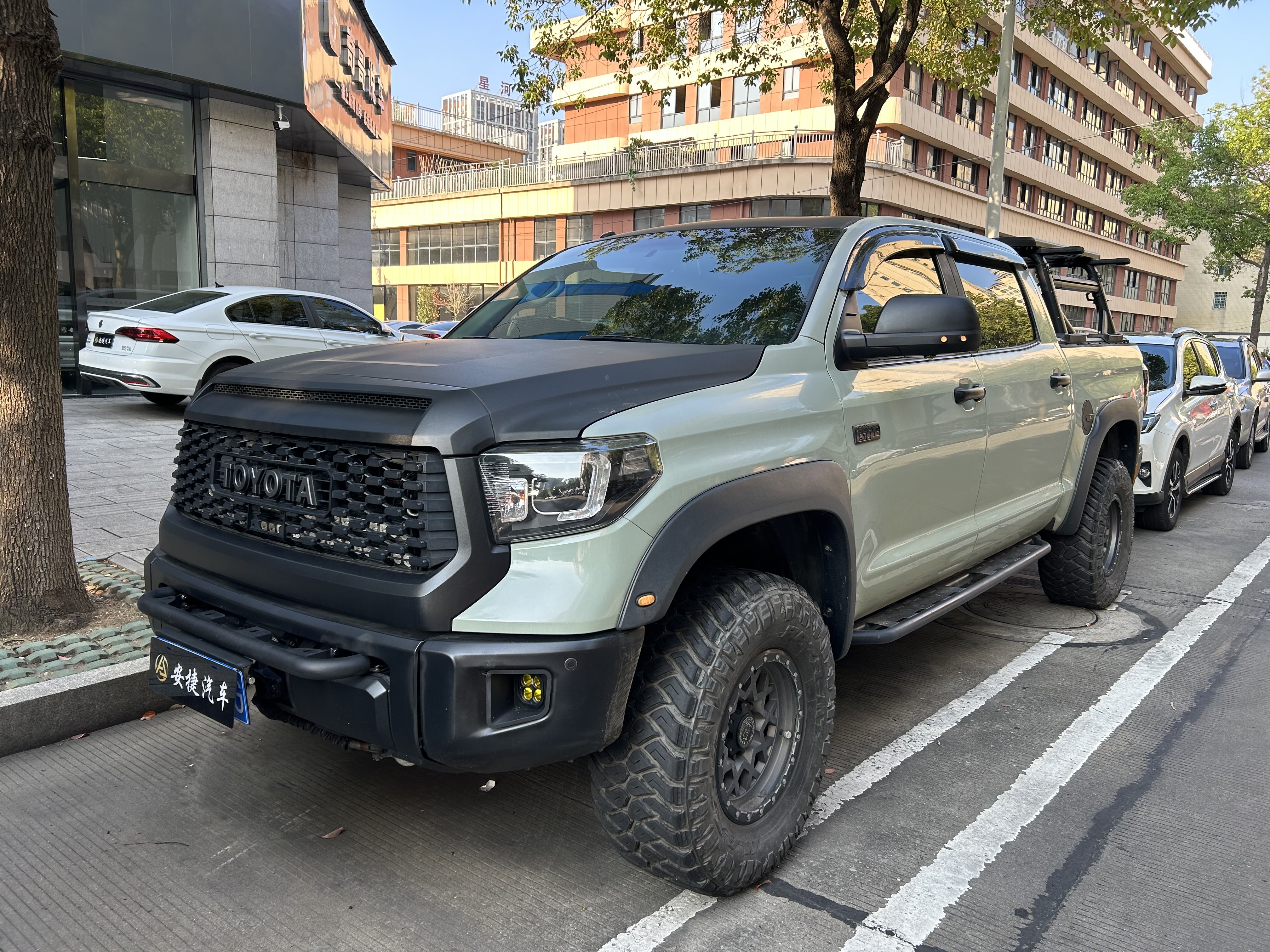 Toyota Tundra 2016 car image #3