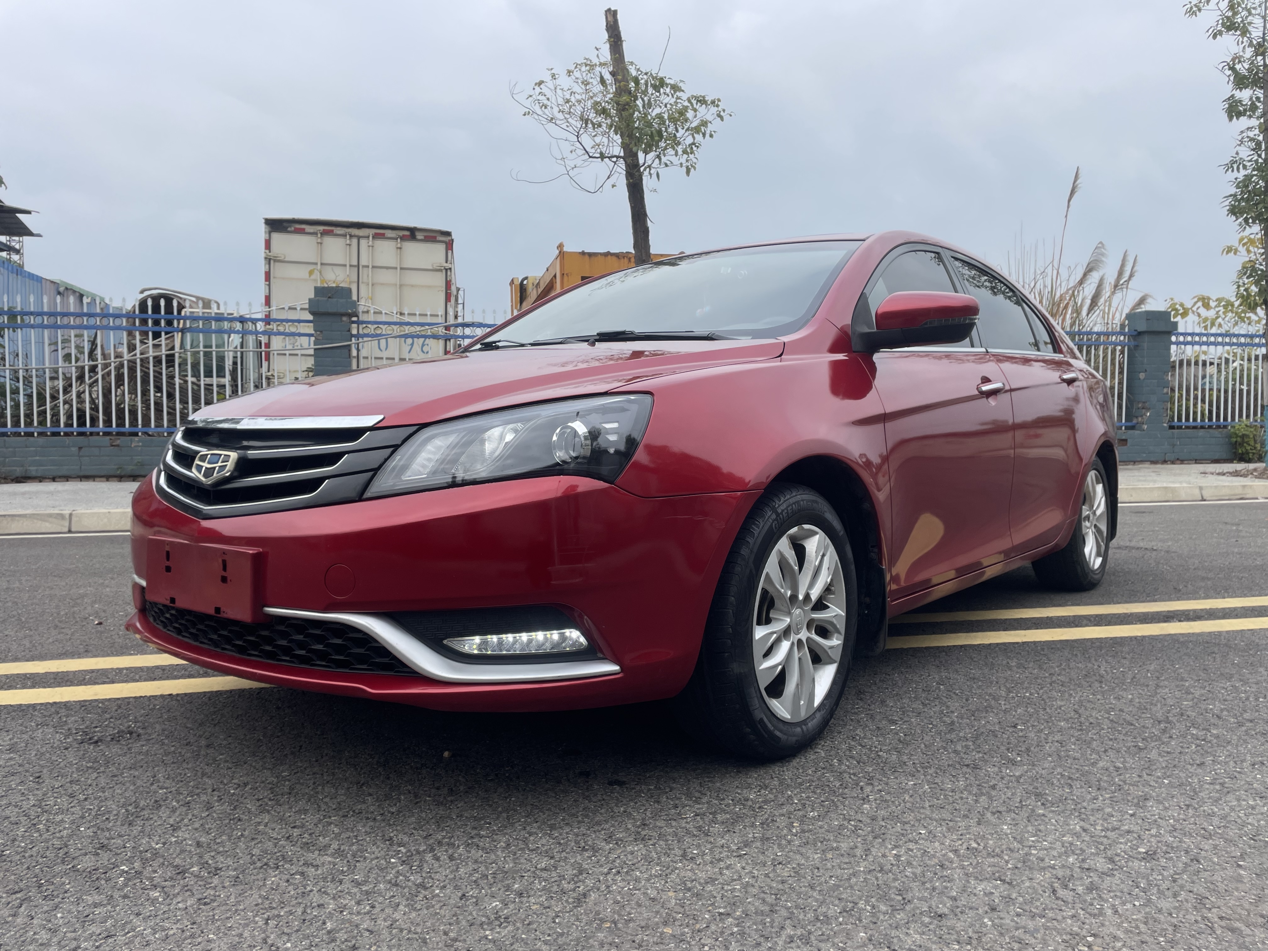 GEELY Emgrand 2015 car image #3