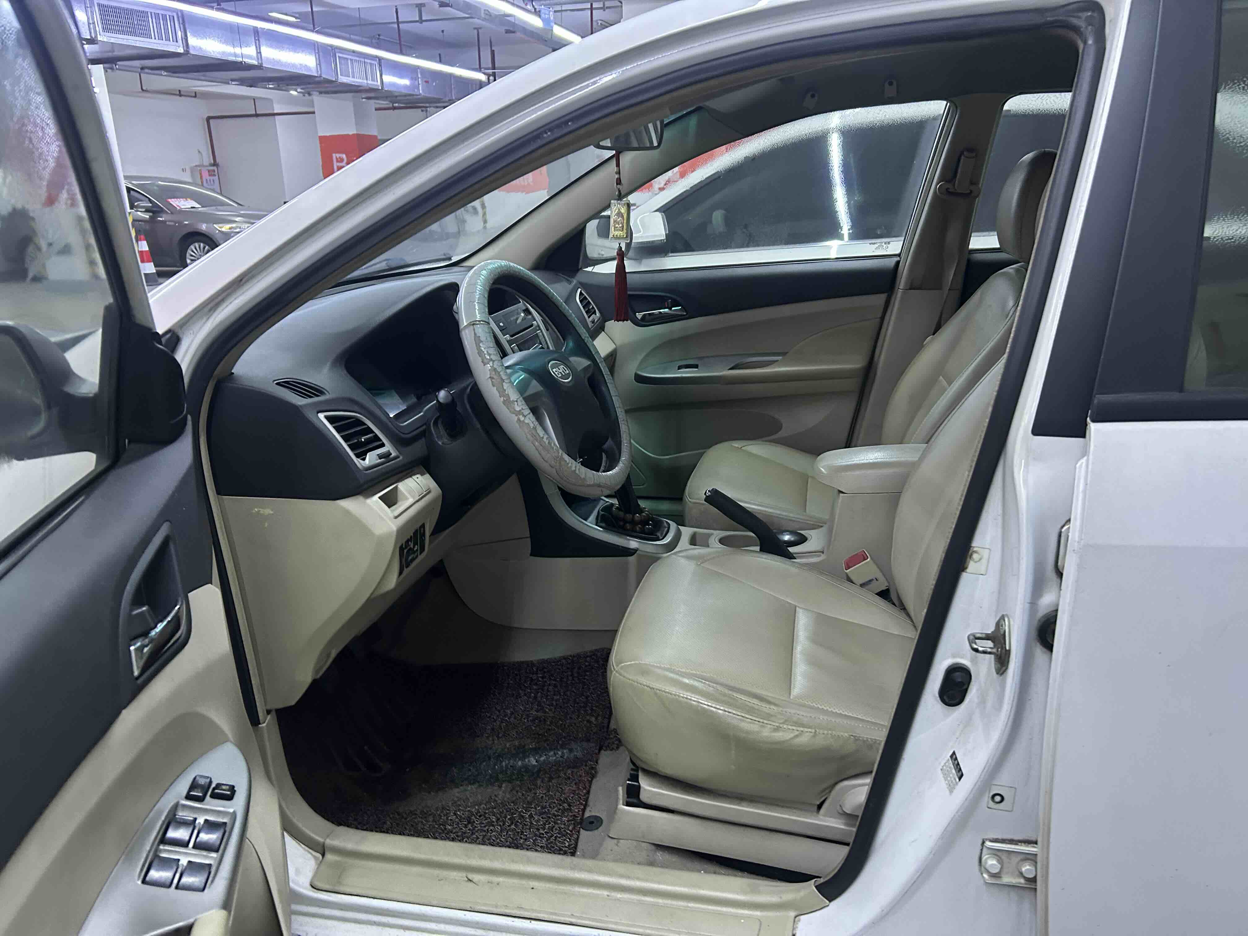 BYD L3 2014 immagine di auto #3