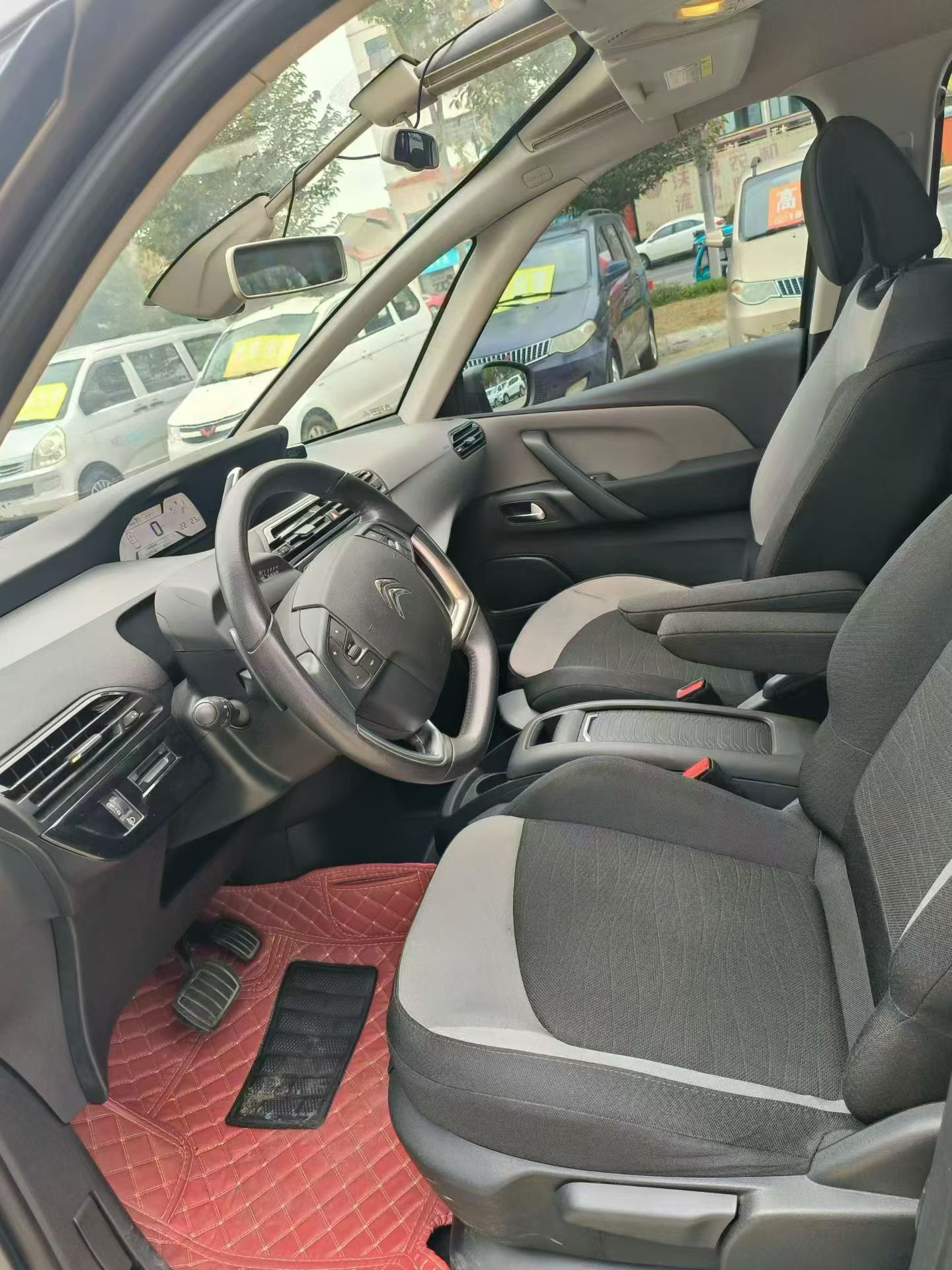 Citroen C4 PICASSO 2019 car image #3