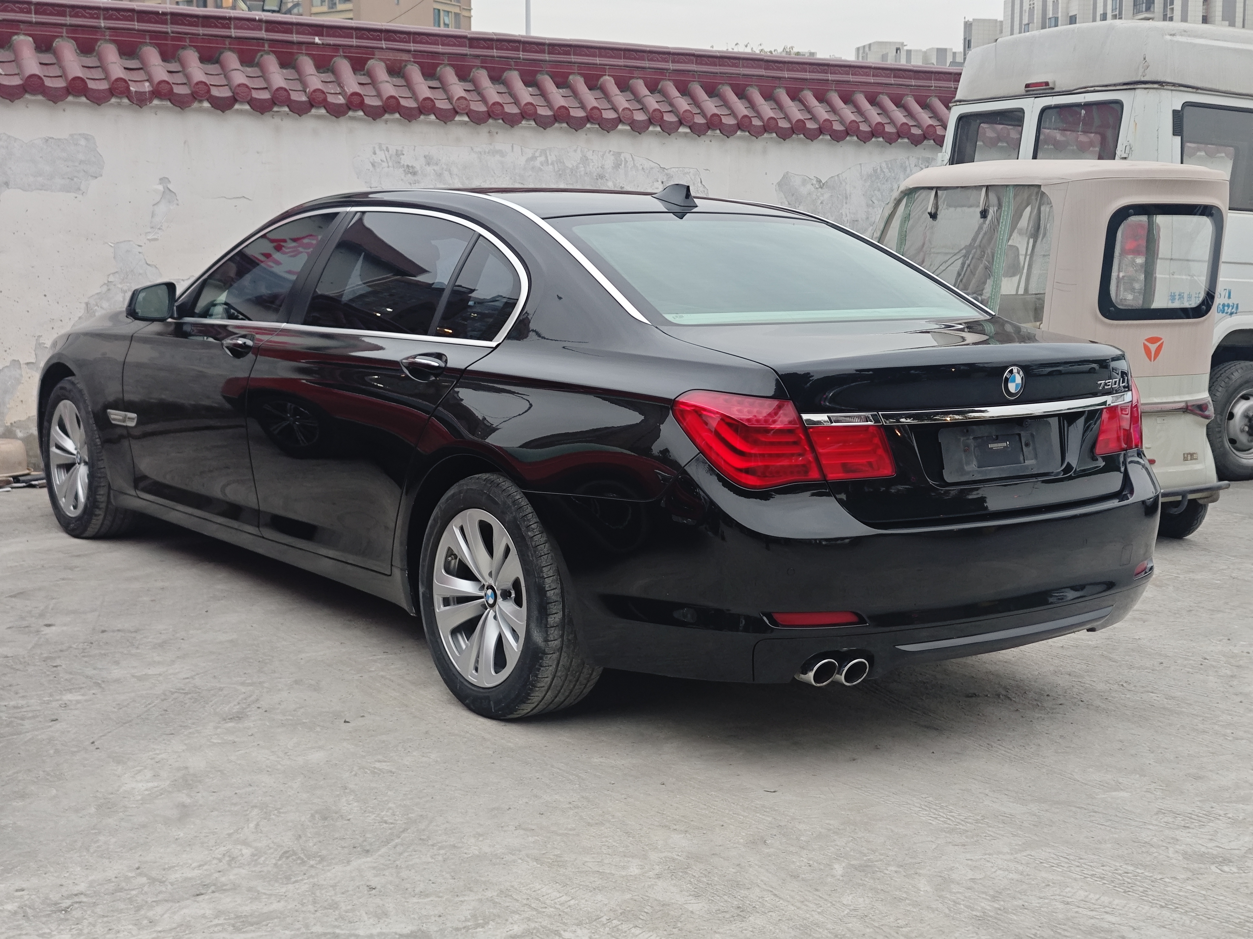 BMW 7 Series 2012 #3 BMW 7 Series 2012 car image #3