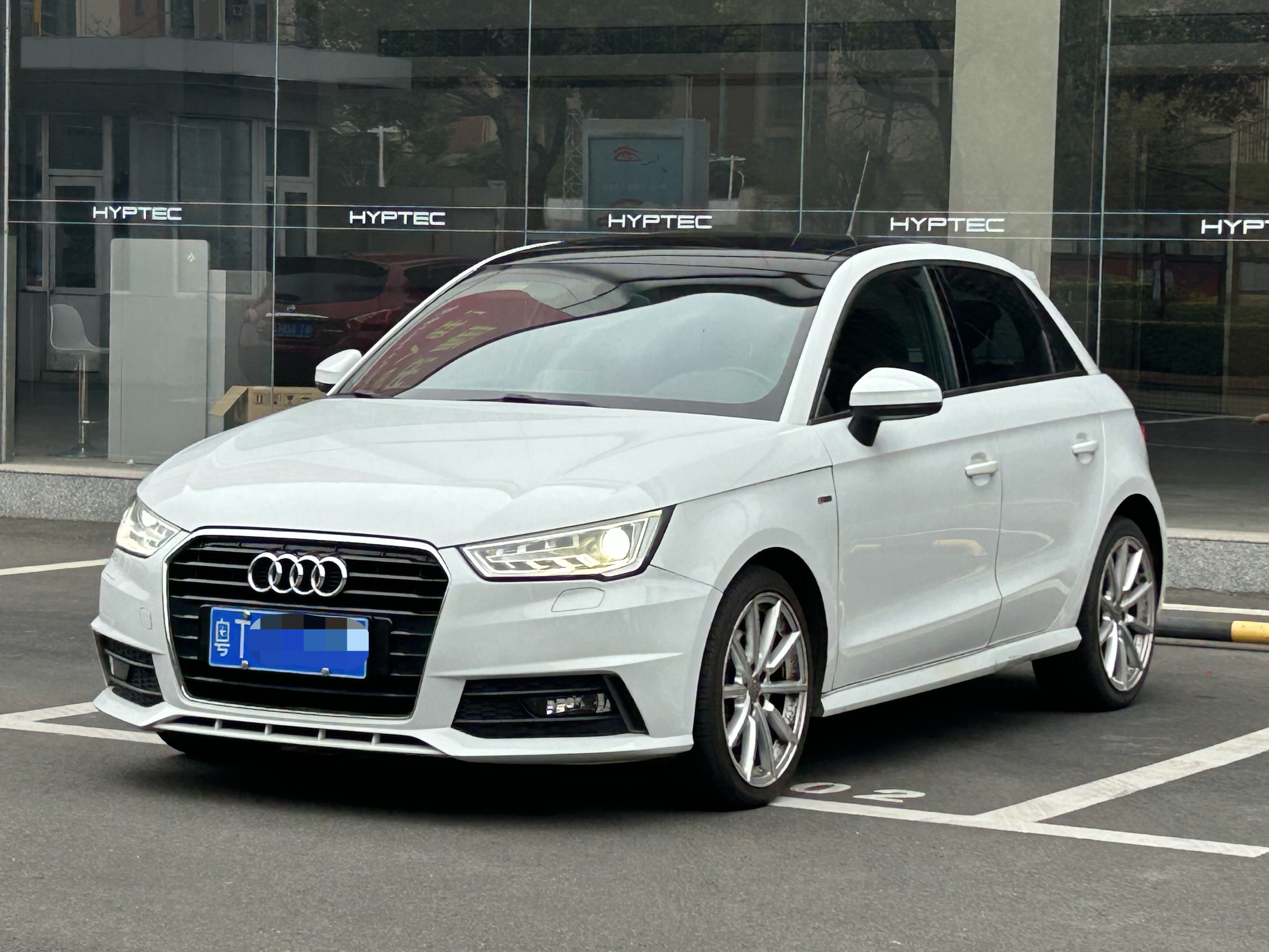 Audi A1 2016 car image #3