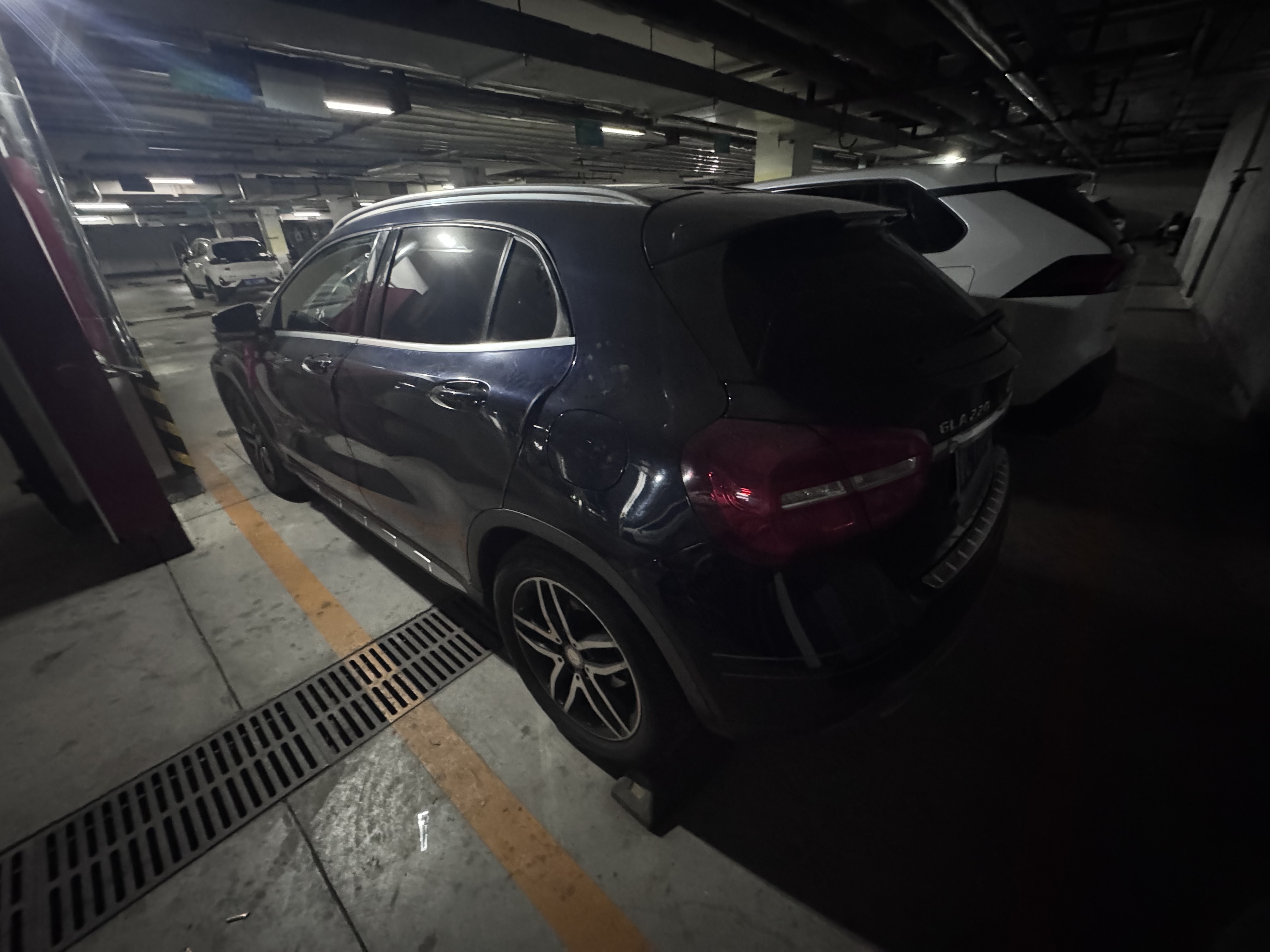 Mercedes-Benz GLA Class 2016 car image #3