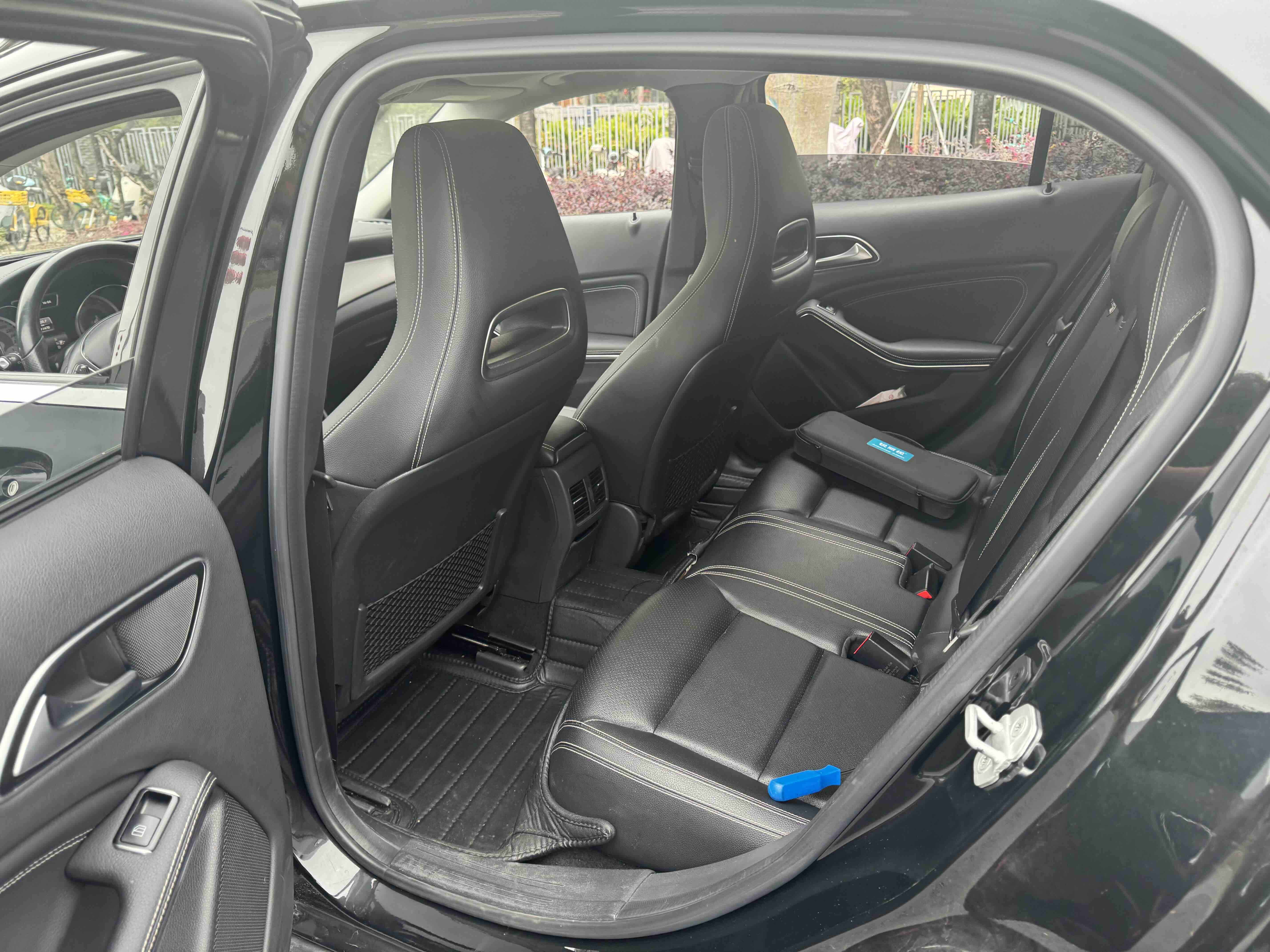 Mercedes-Benz GLA Class 2017 car image #3