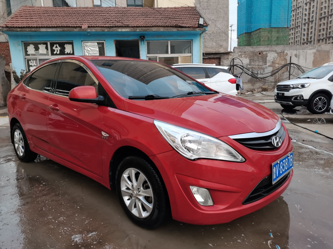 Hyundai Reina 2012 #3 Hyundai Reina 2012 car image #3