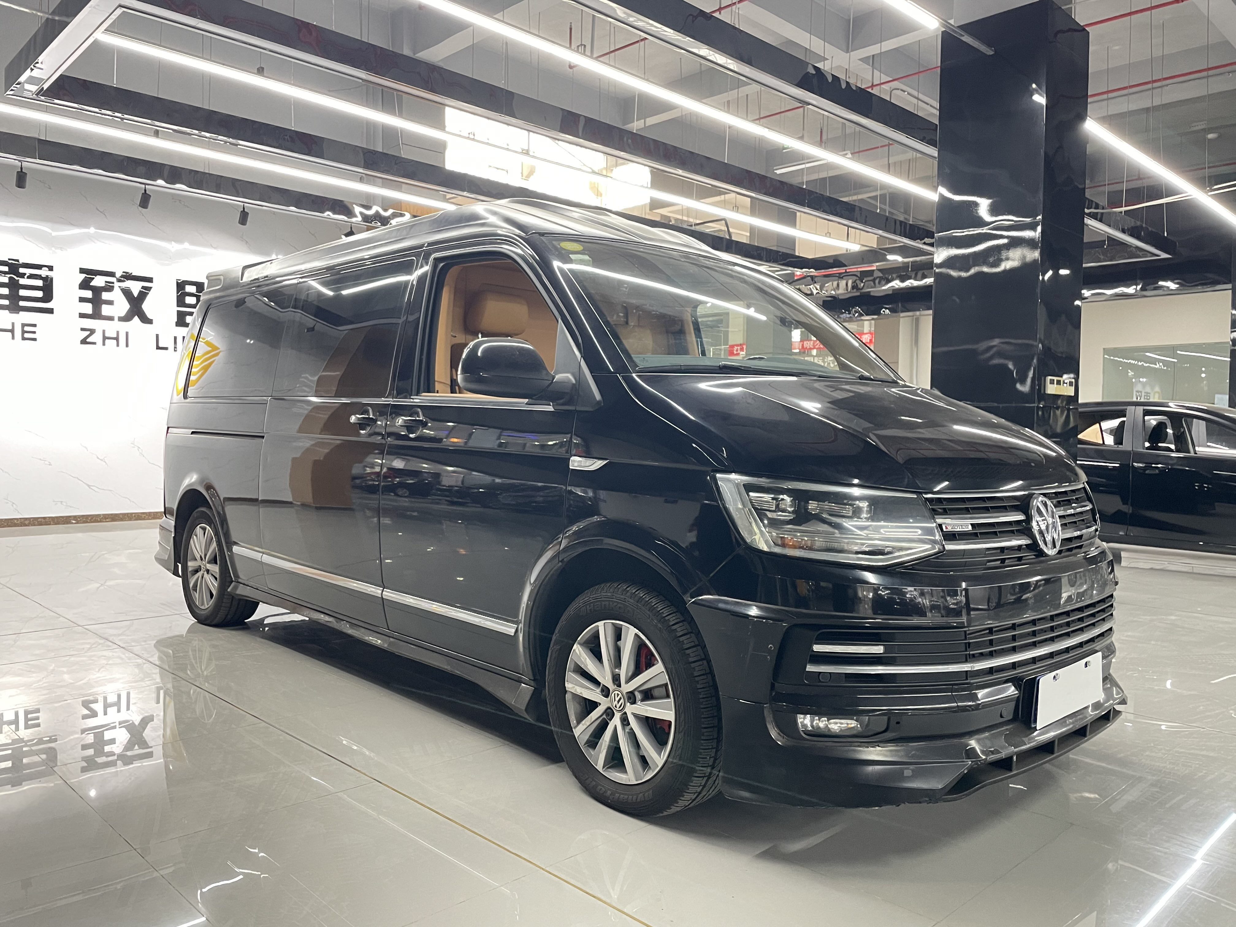 Volkswagen Caravelle 2018 immagine di auto #3
