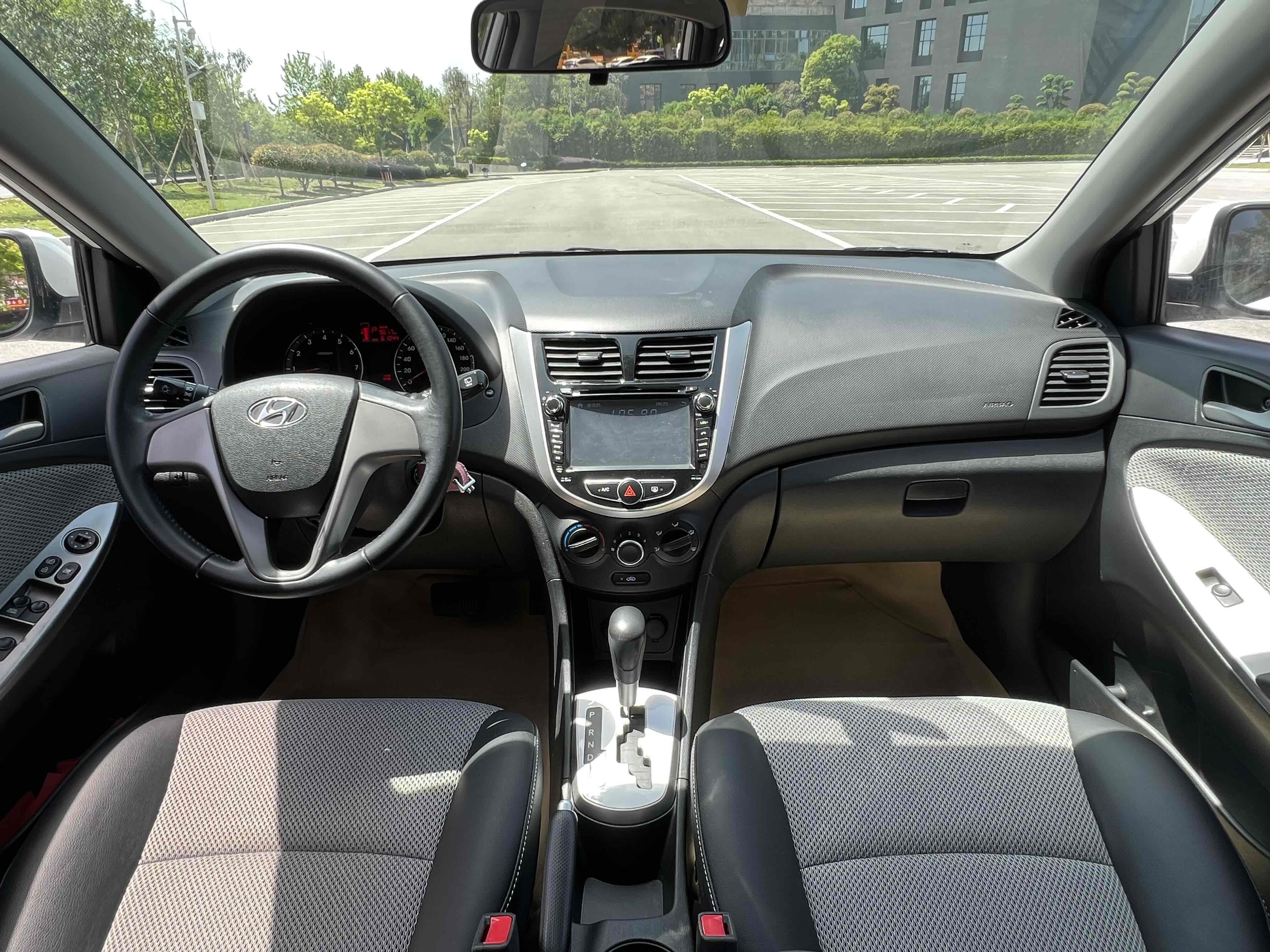 Hyundai Reina Hatchback 2015 #3 Hyundai Reina Hatchback 2015 immagine di auto #3