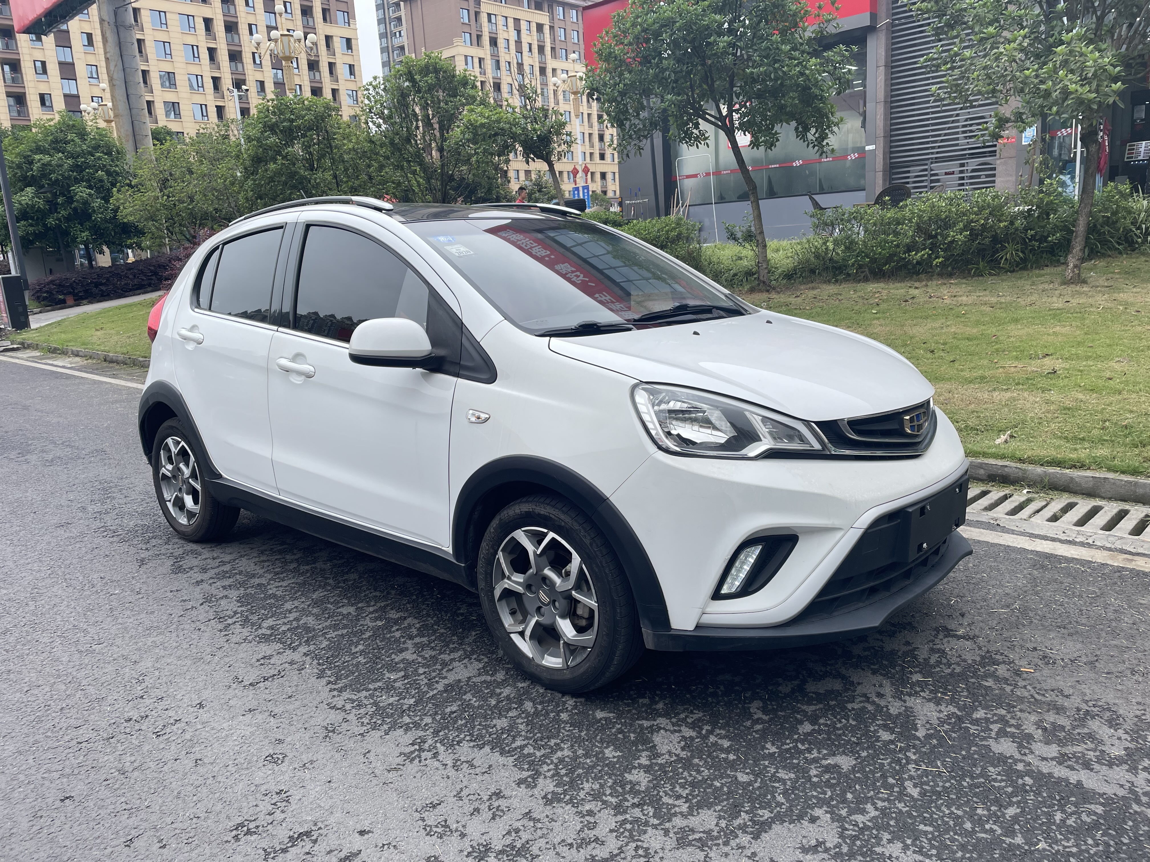 GEELY Vision X1 2018 #3 GEELY Vision X1 2018 car image #3