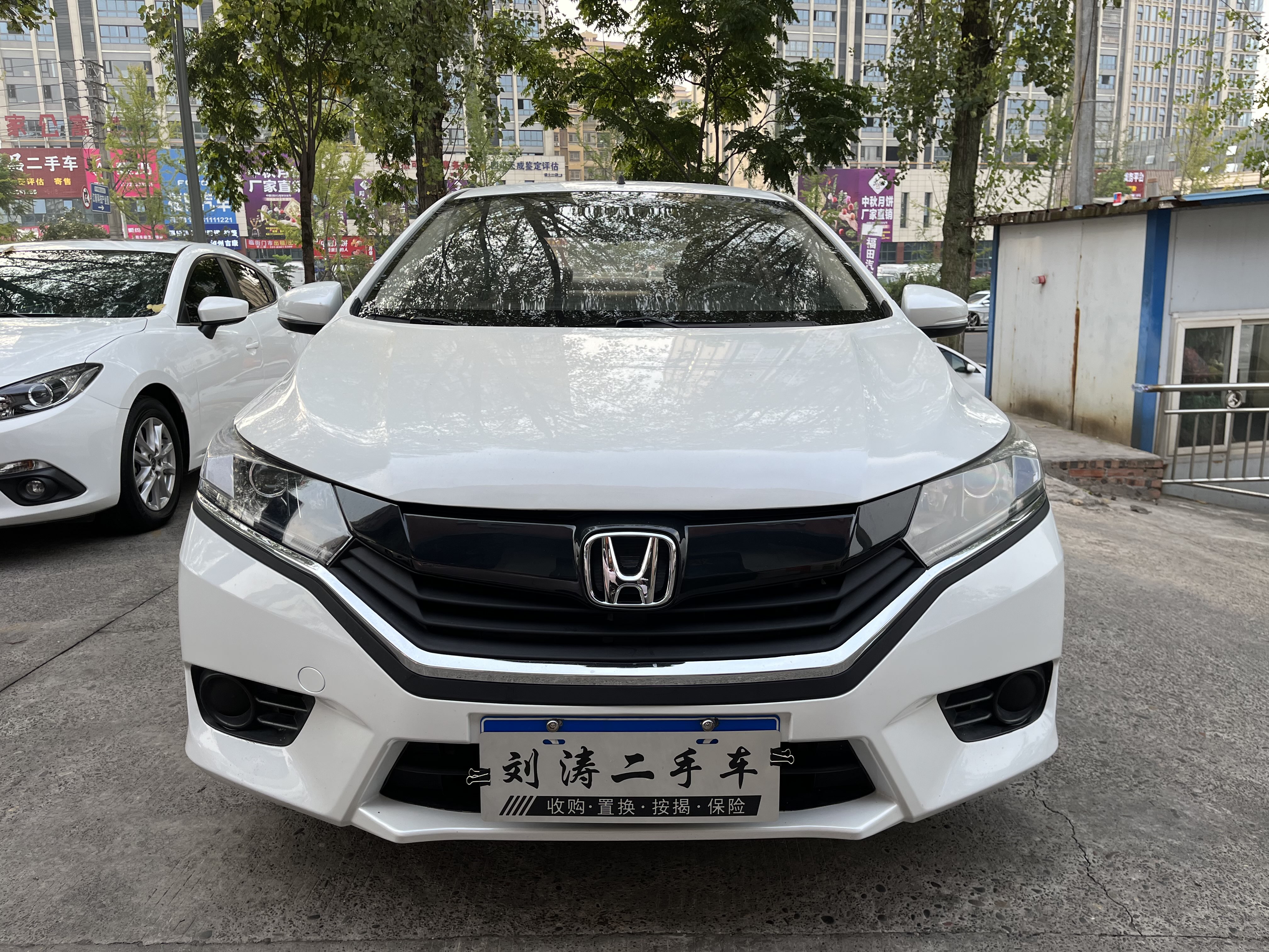 Honda Greiz 2017 #3 Honda Greiz 2017 car image #3