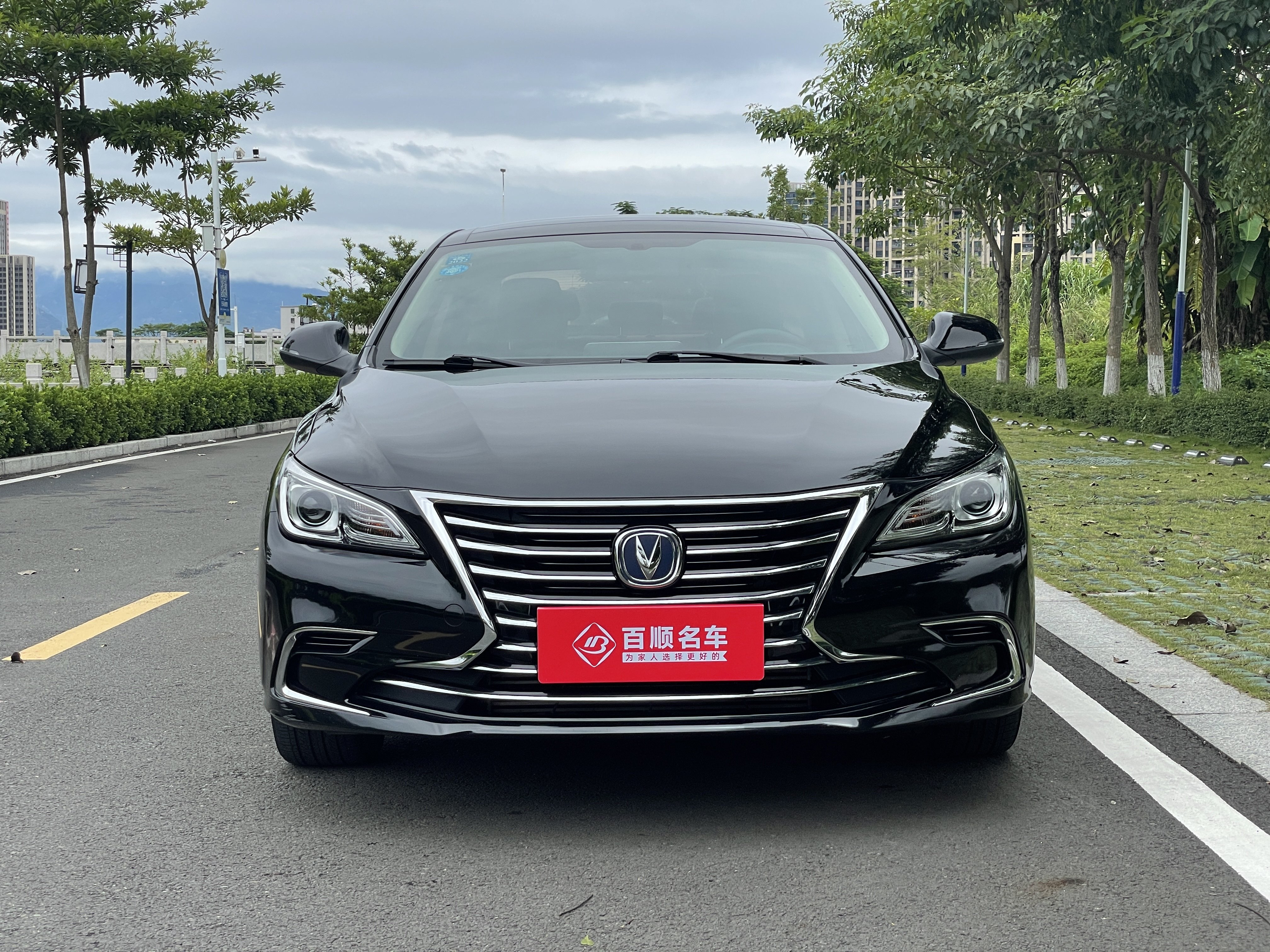 Changan Raeton 2018 #3 Changan Raeton 2018 car image #3